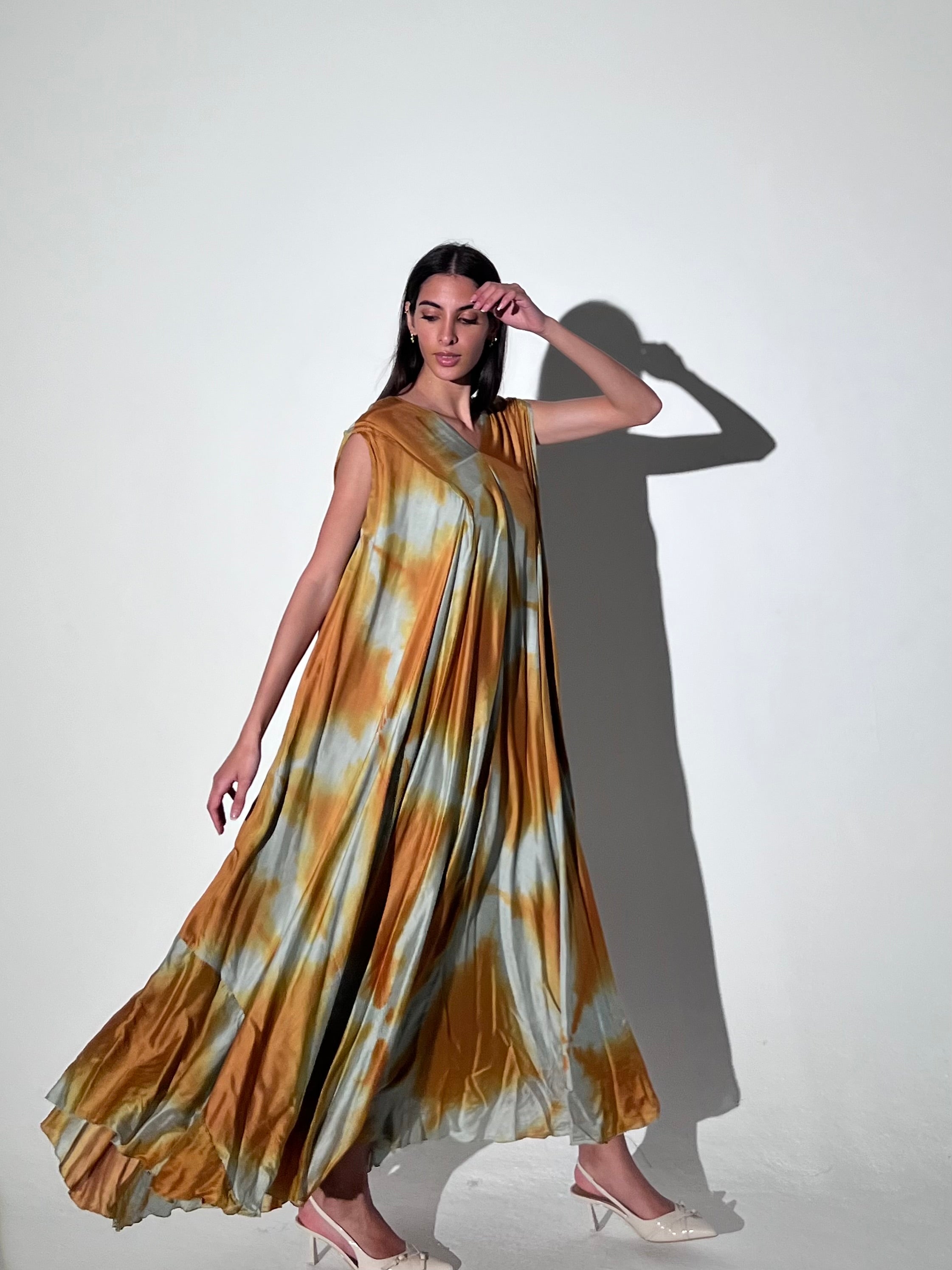2 Vneck Sleeveless 21B SAHARA