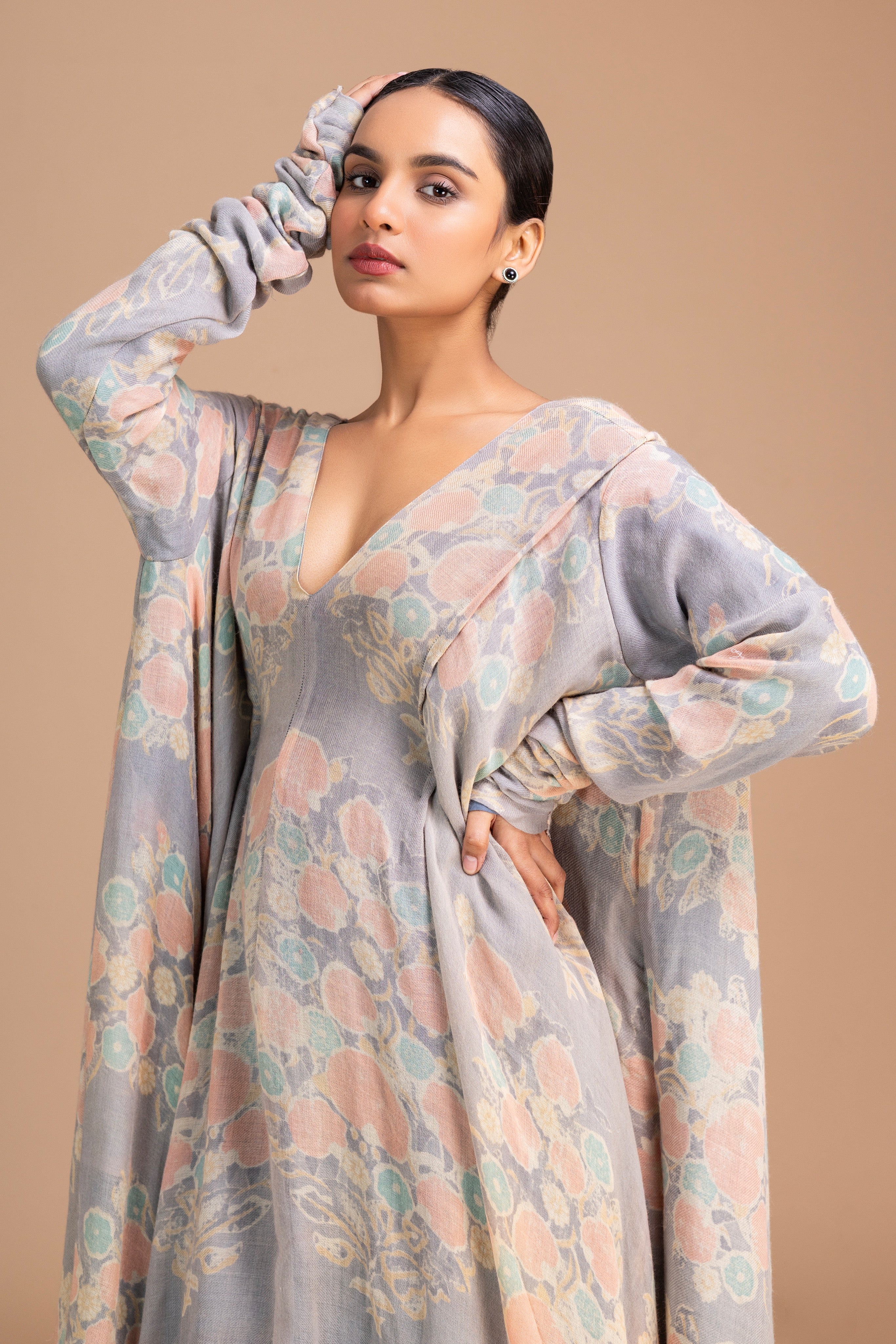 WOOL 1 VNECK 5A PERSIAN