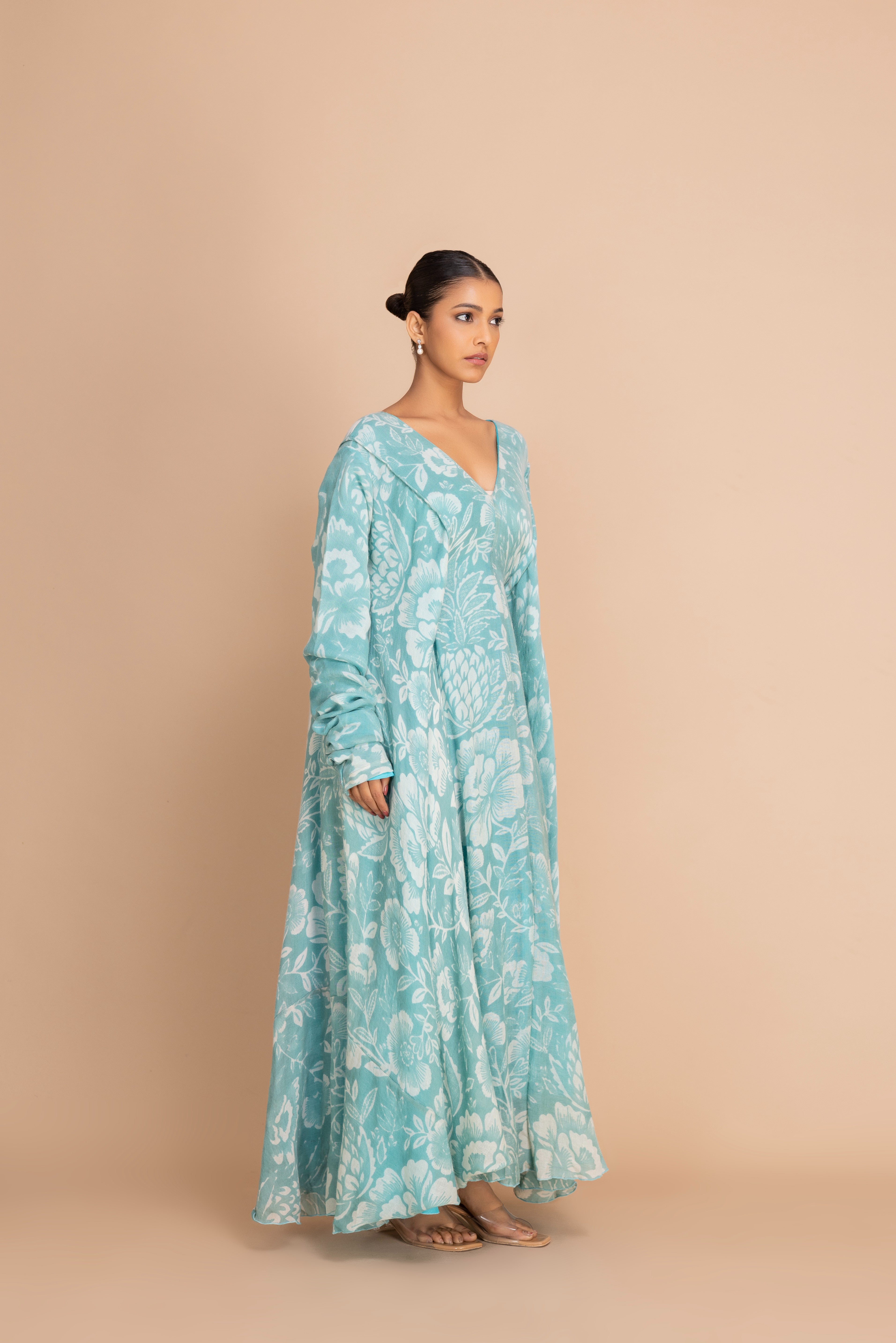 WOOL 1 VNECK 8B PERSIAN
