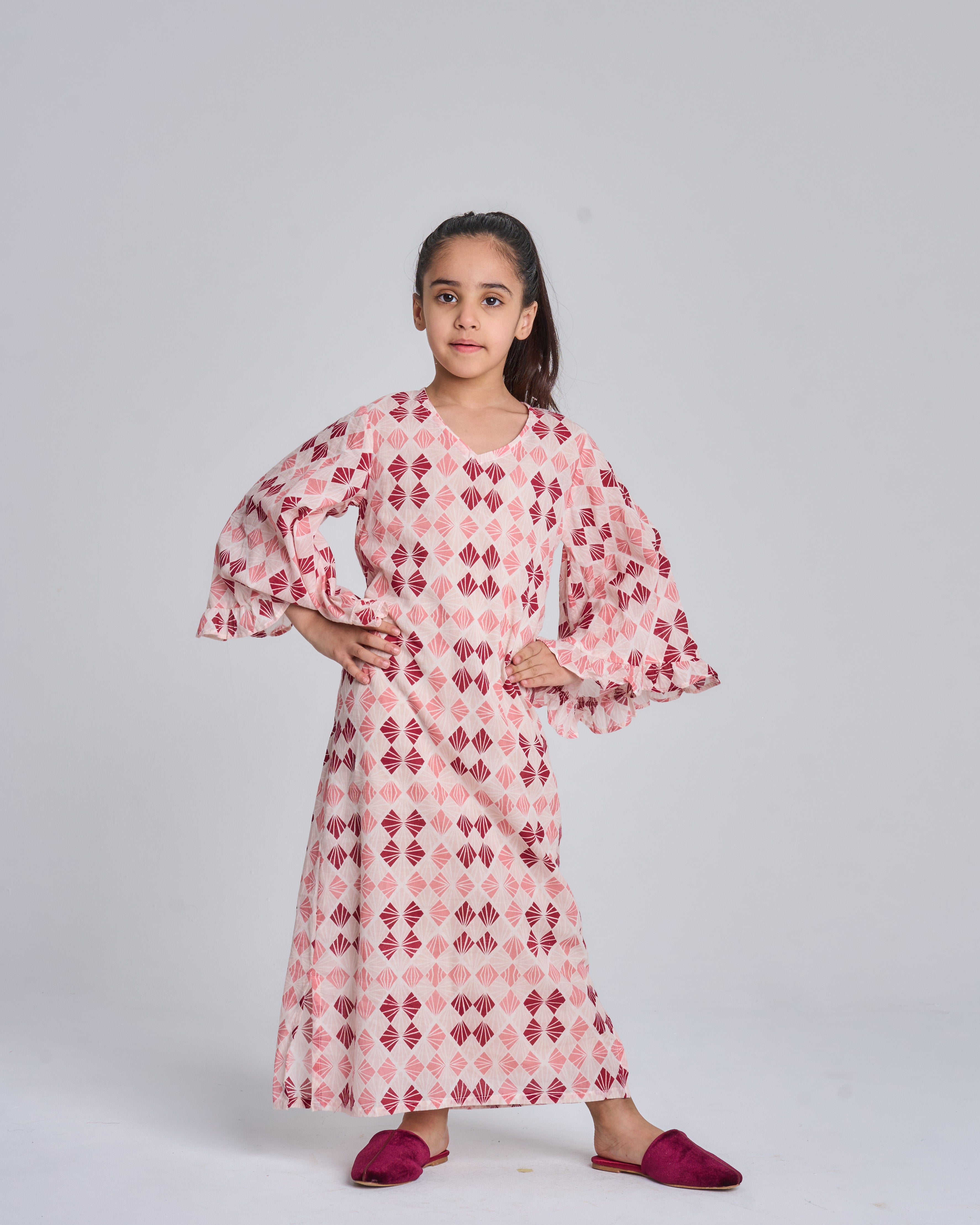 Kids 5 Wide Ruffles 7B SAHARA