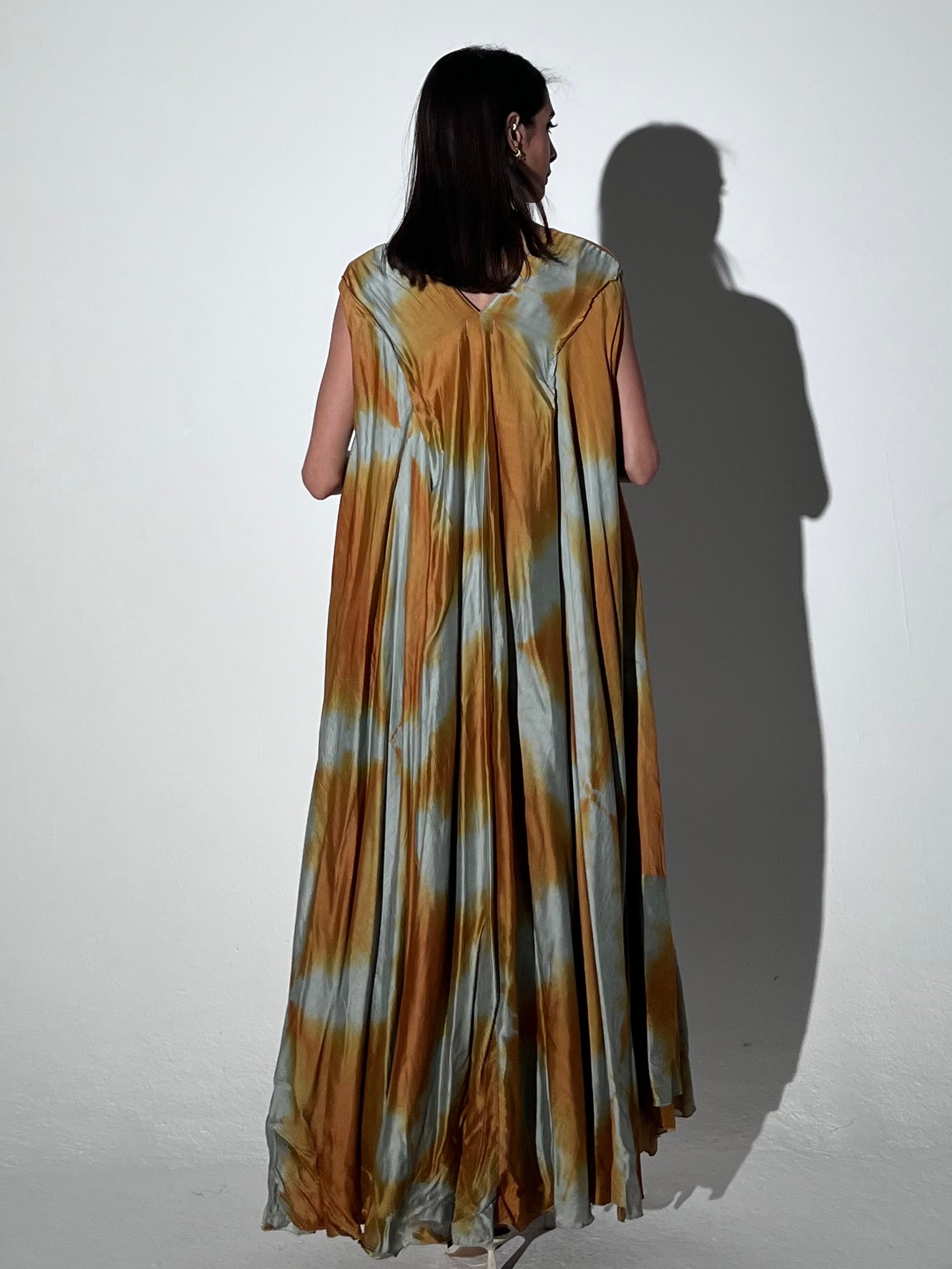 2 Vneck Sleeveless 21B SAHARA
