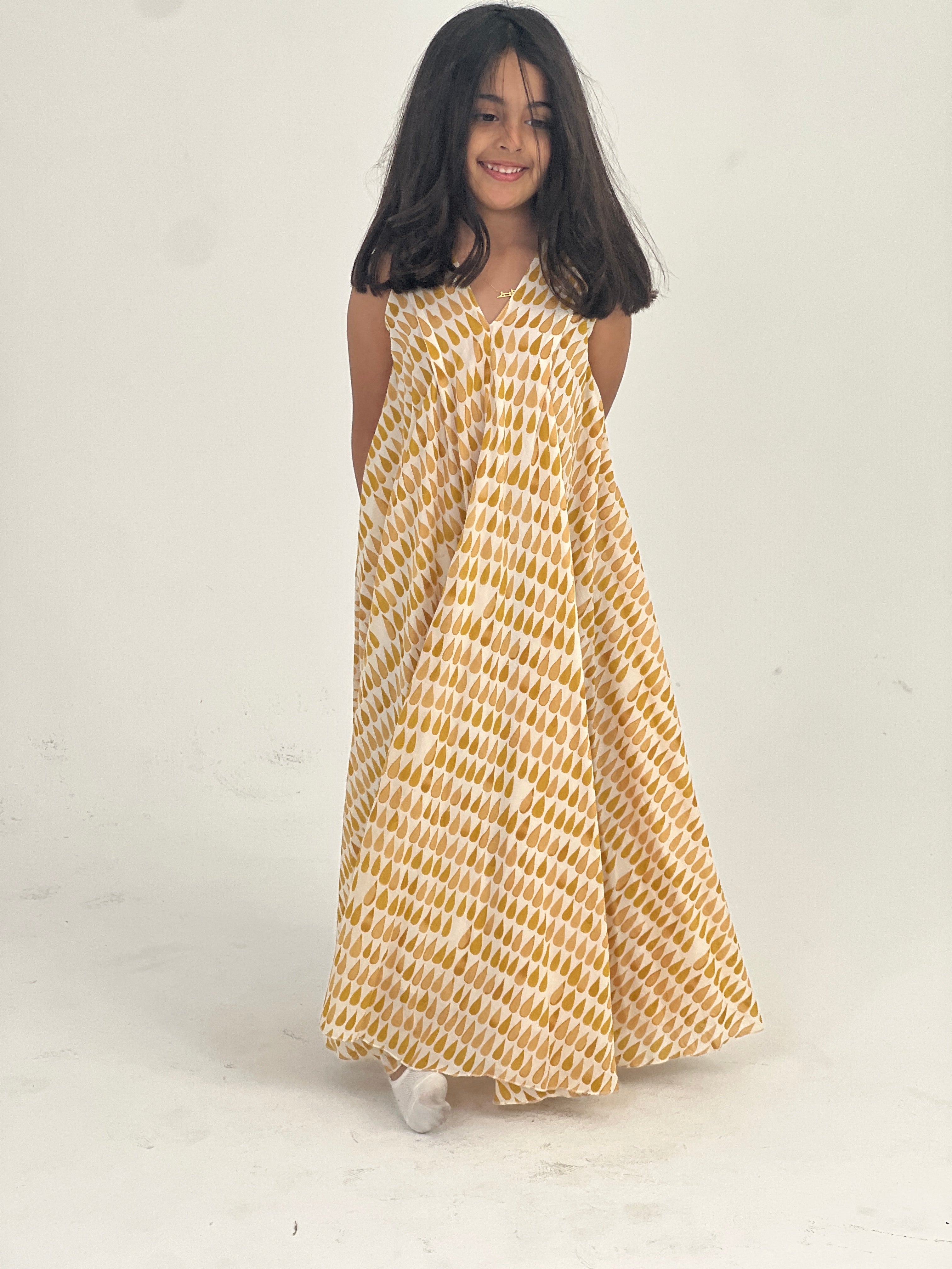 Kids 1 Vneck 14A SAHARA