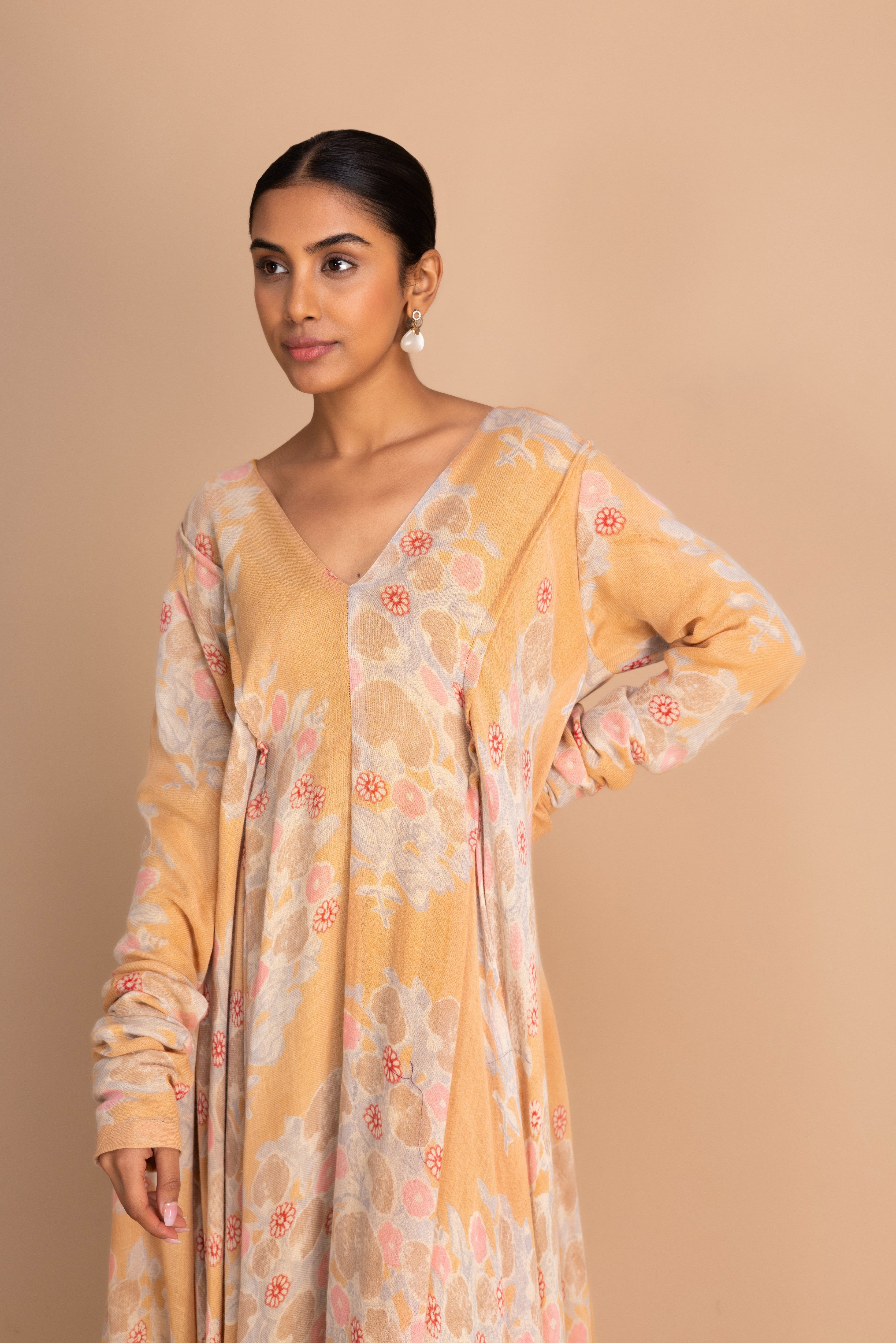 WOOL 1 VNECK 5C PERSIAN