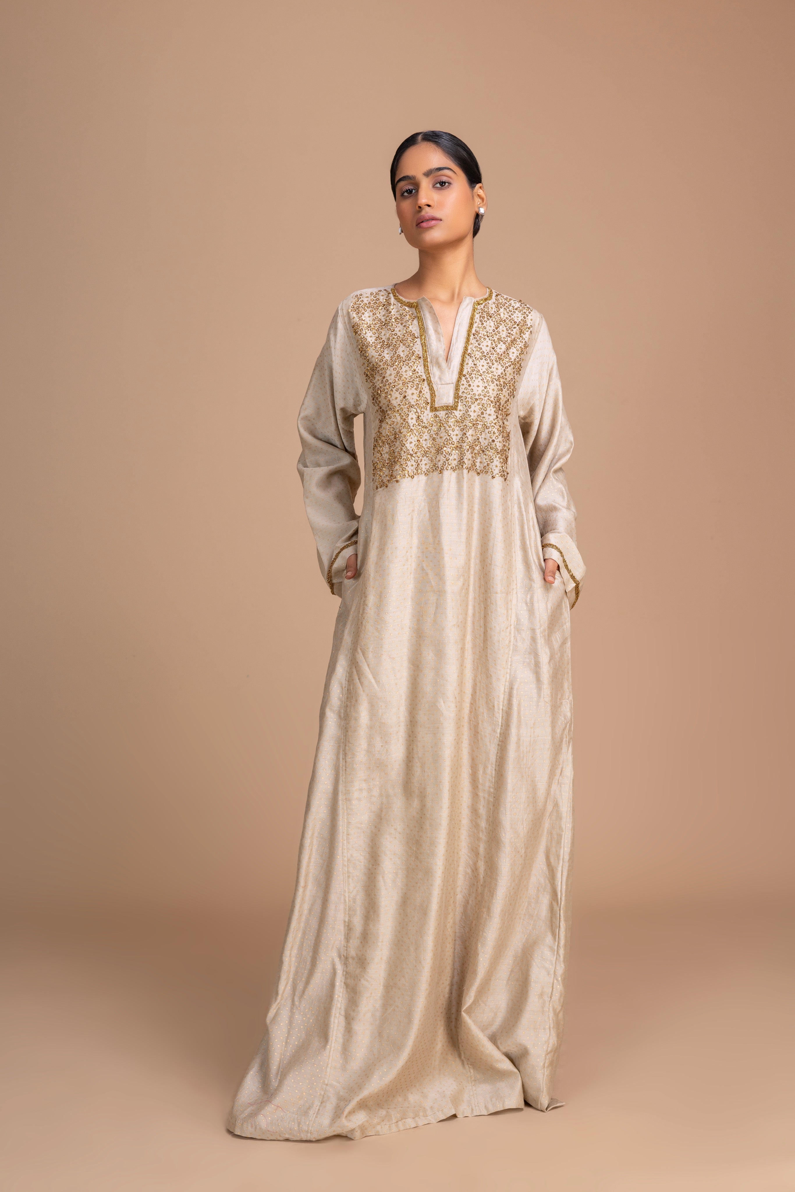 EMBROIDERY 9 JALABIYA TAUPE PERSIAN