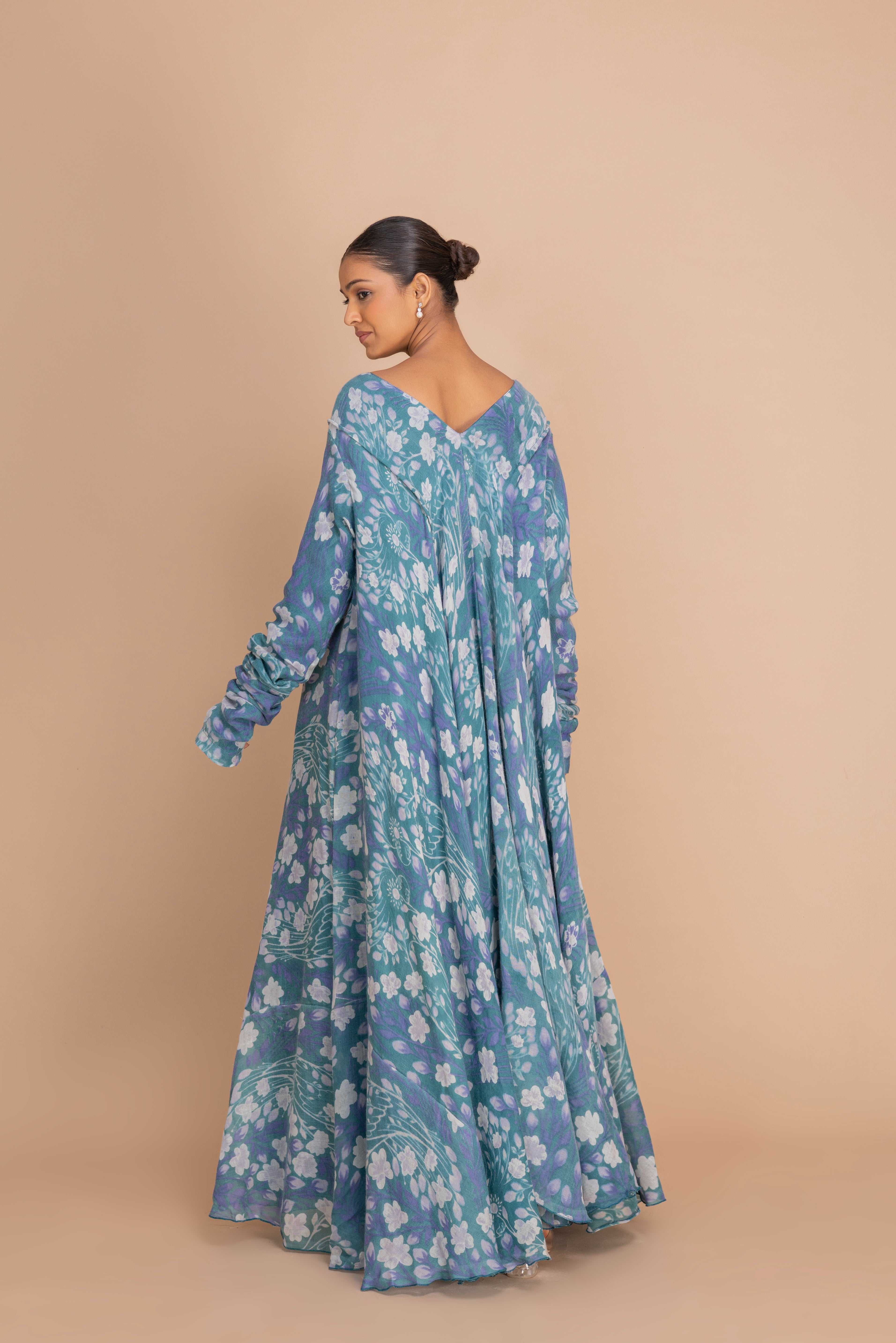WOOL 1 VNECK 2C PERSIAN