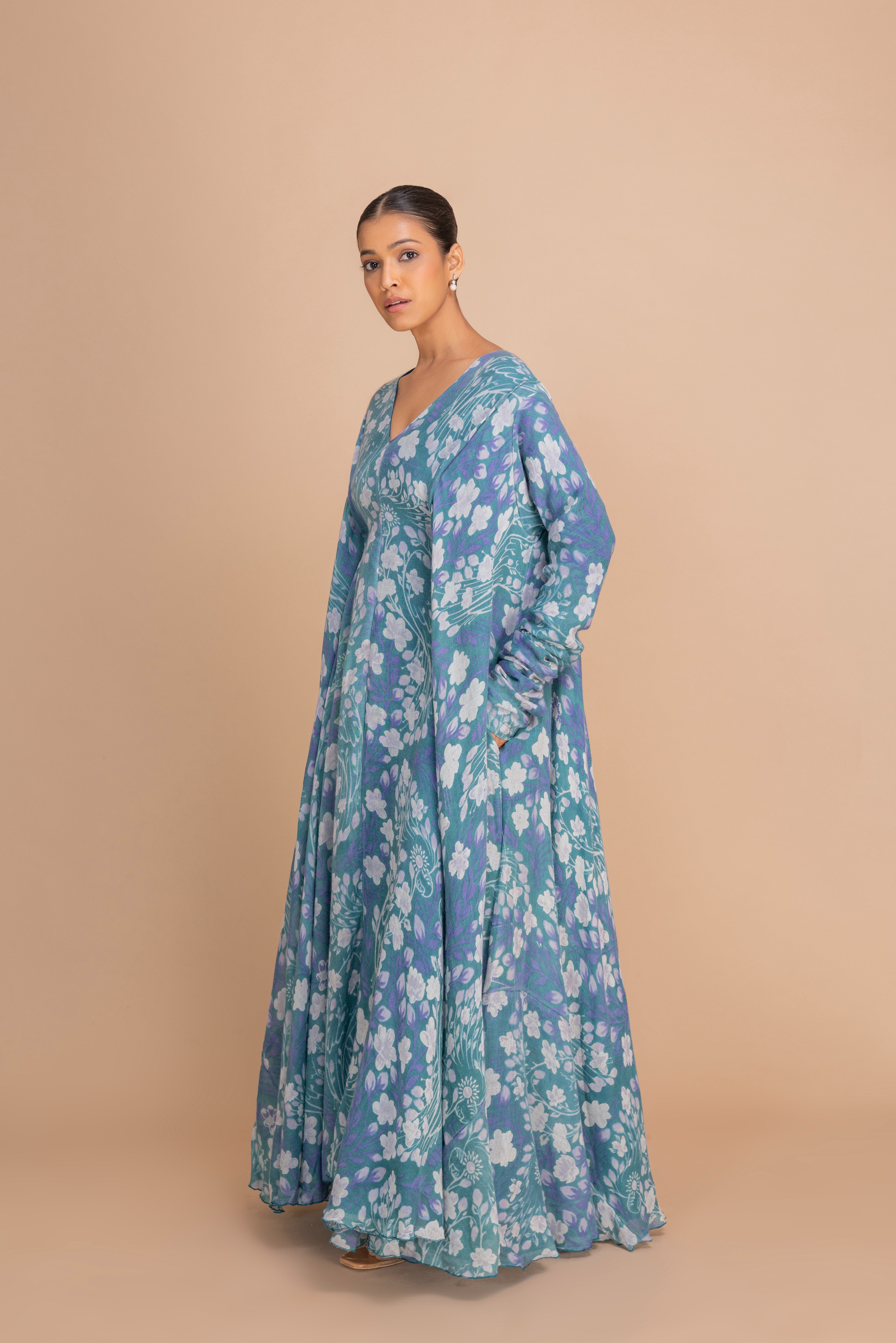 WOOL 1 VNECK 2C PERSIAN