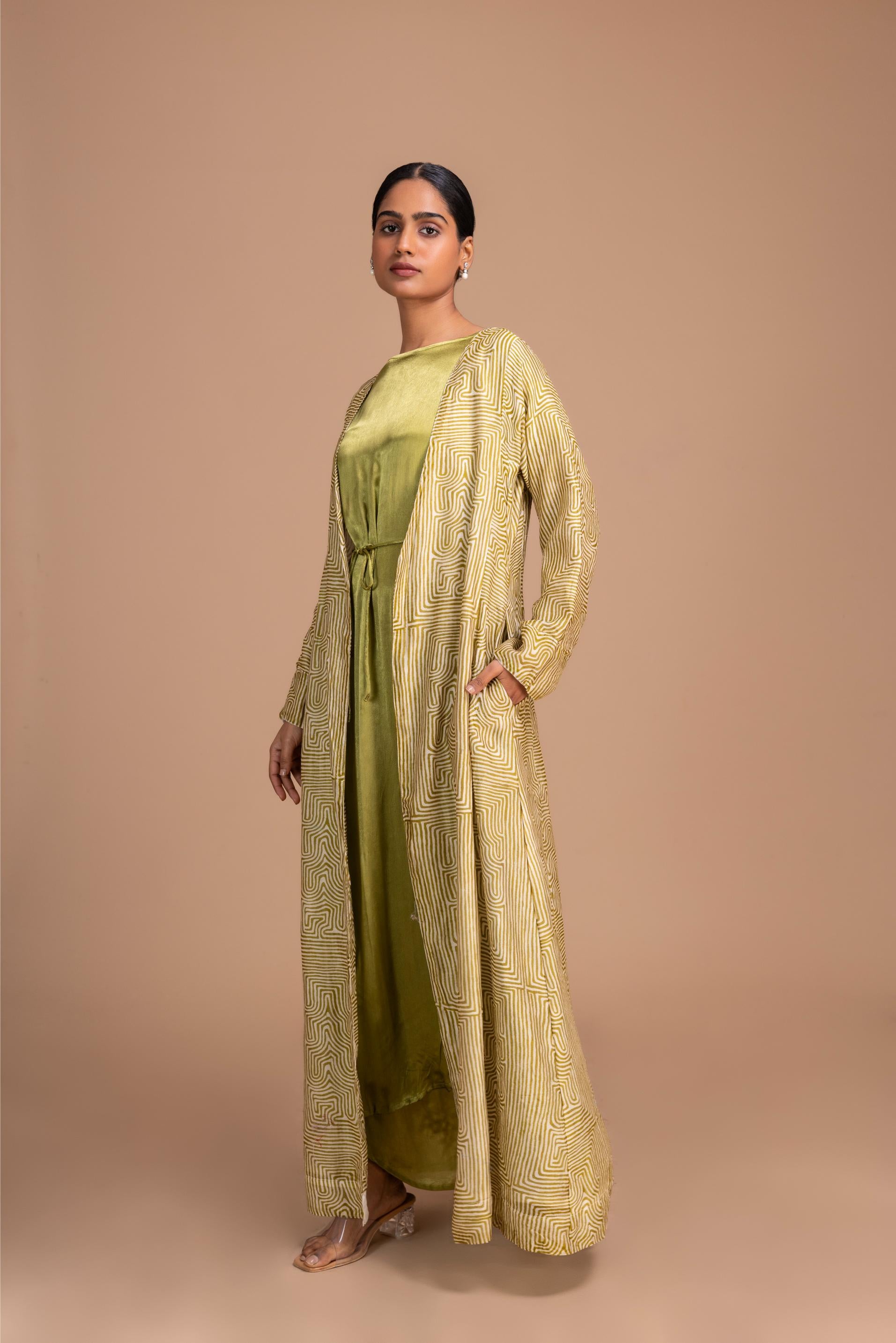 14 BISHT SET 25C PERSIAN