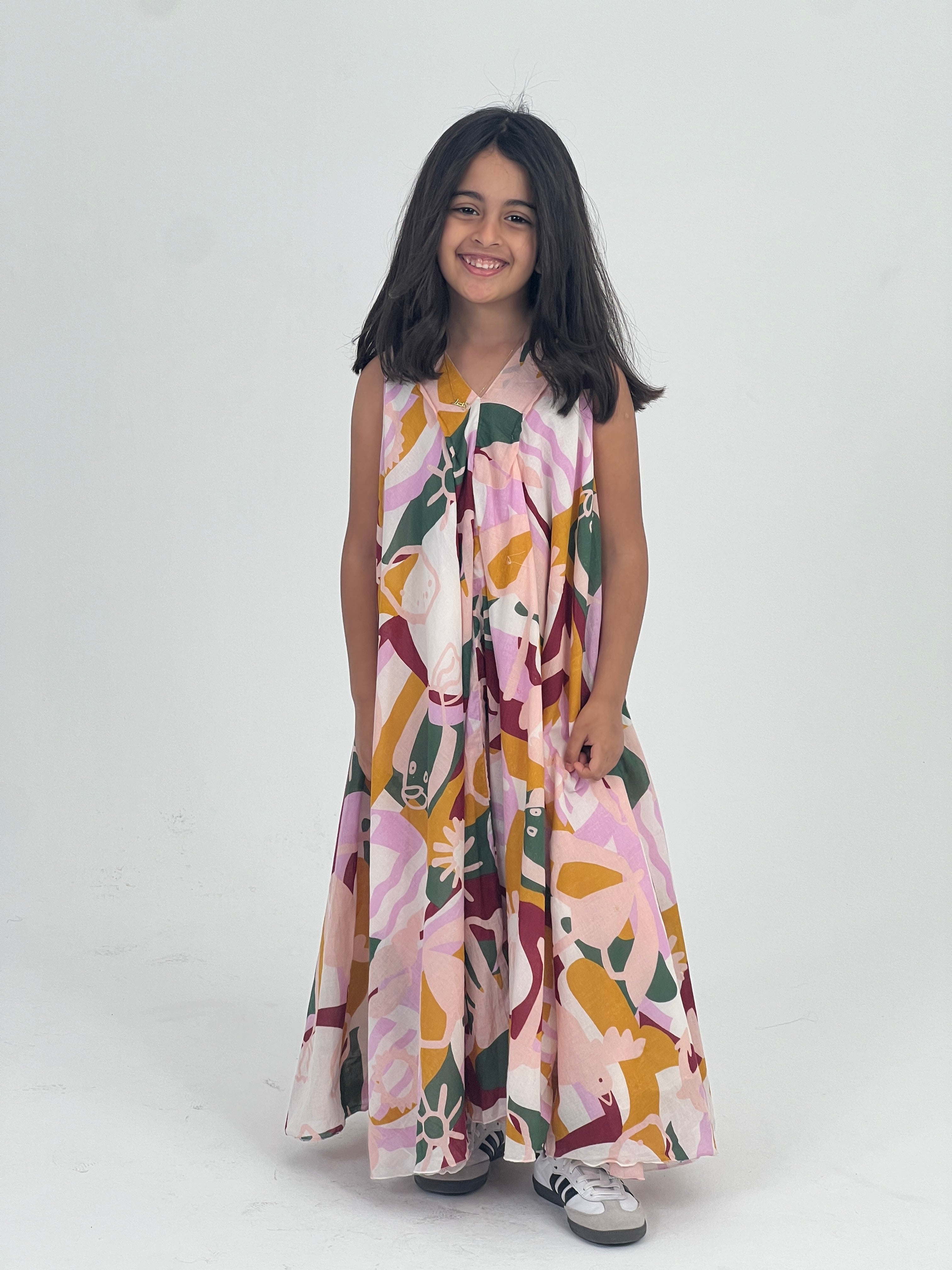 Kids 1 Vneck 17B SAHARA
