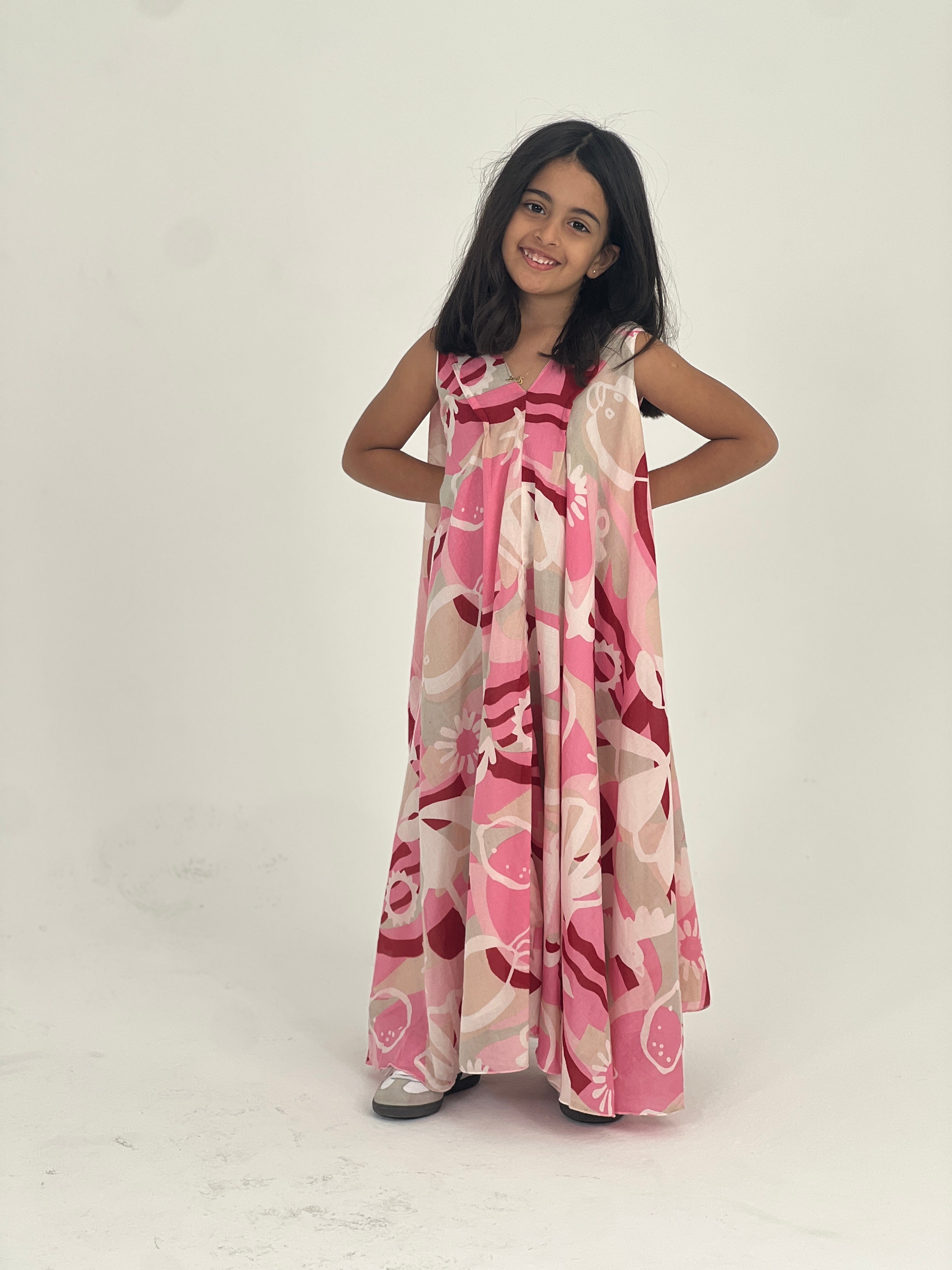 Kids 1 Vneck 17C SAHARA