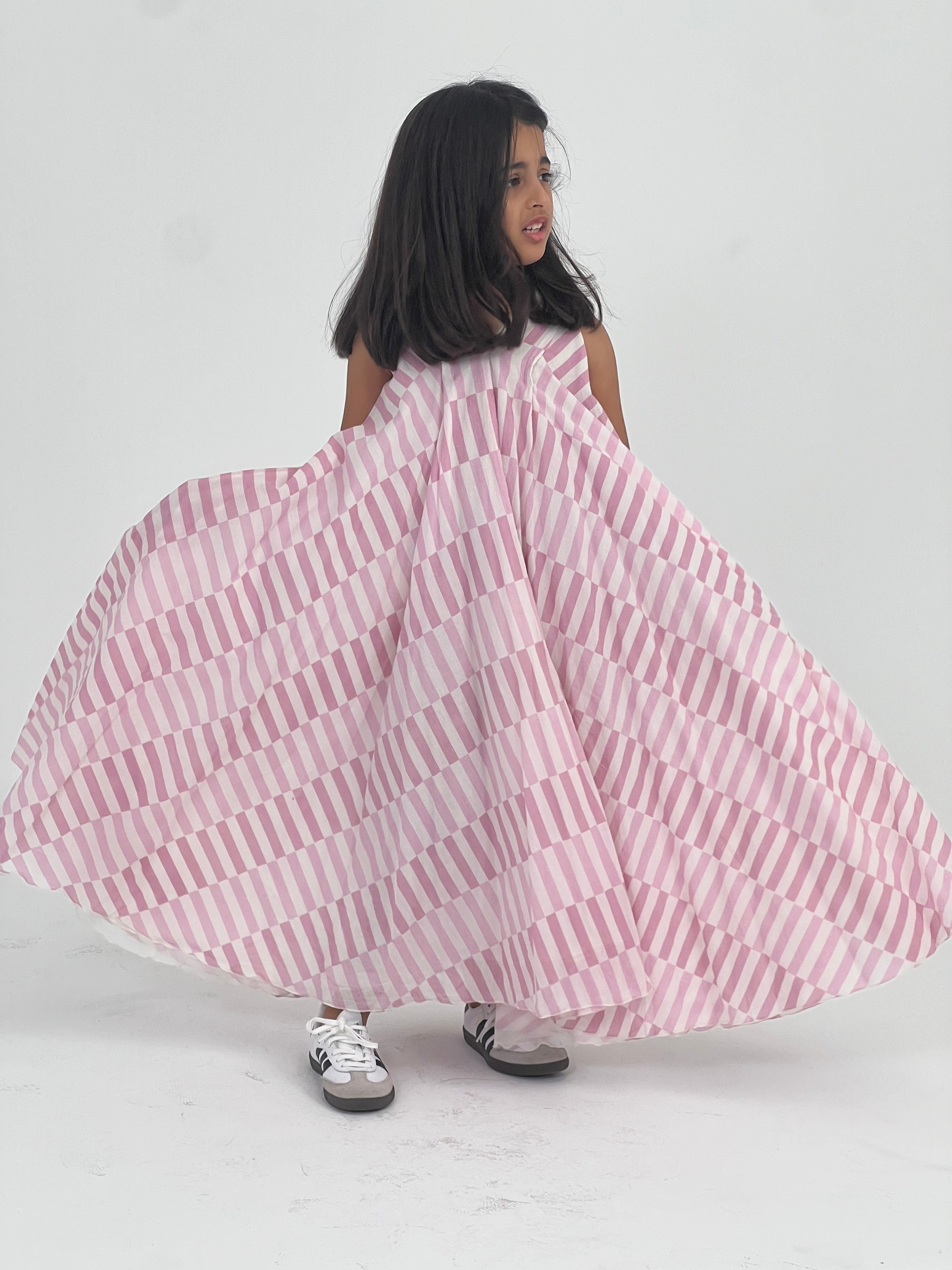 Kids 1 Vneck 20A SAHARA