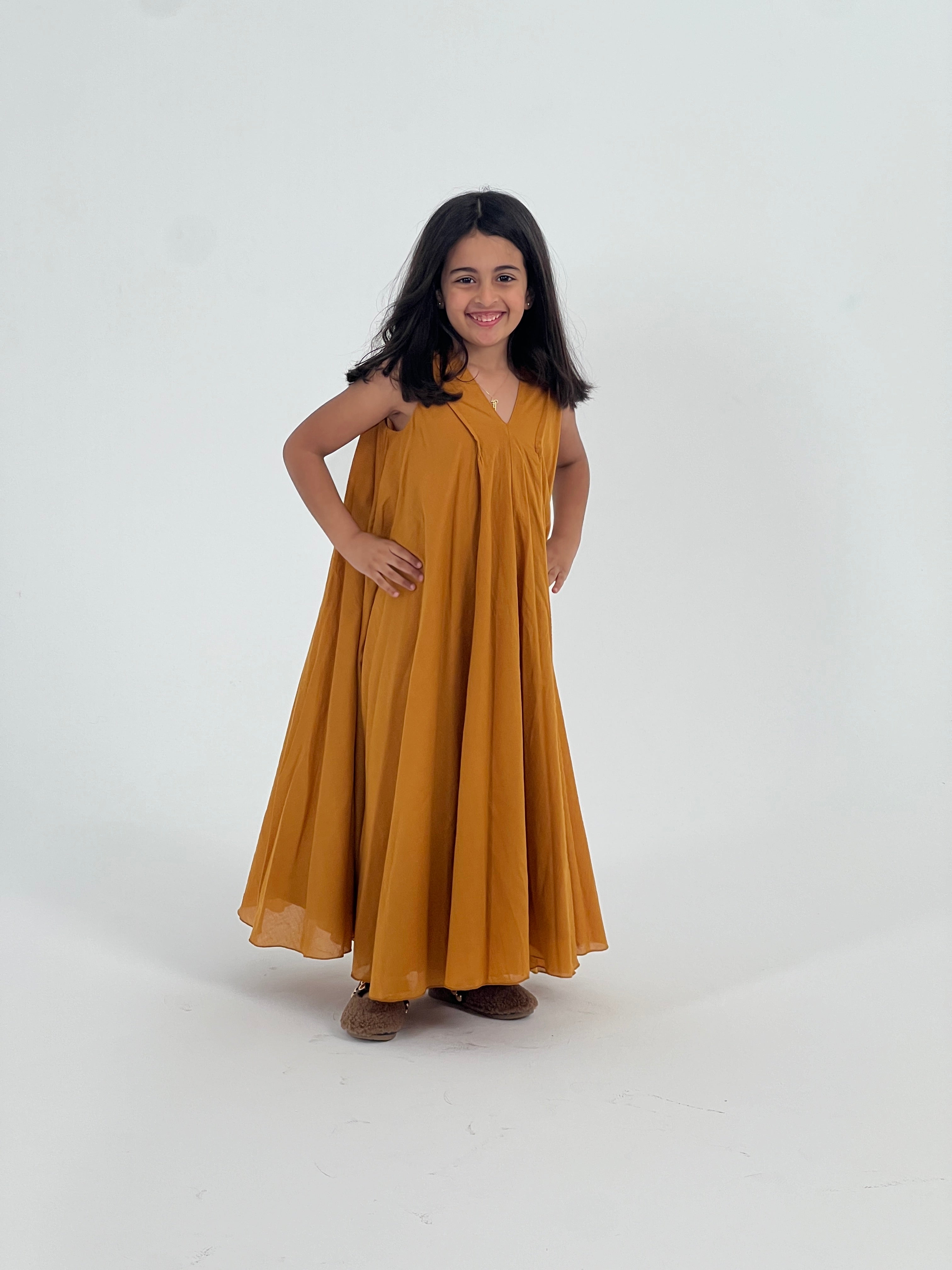 Kids 1 Vneck incha gold SAHARA