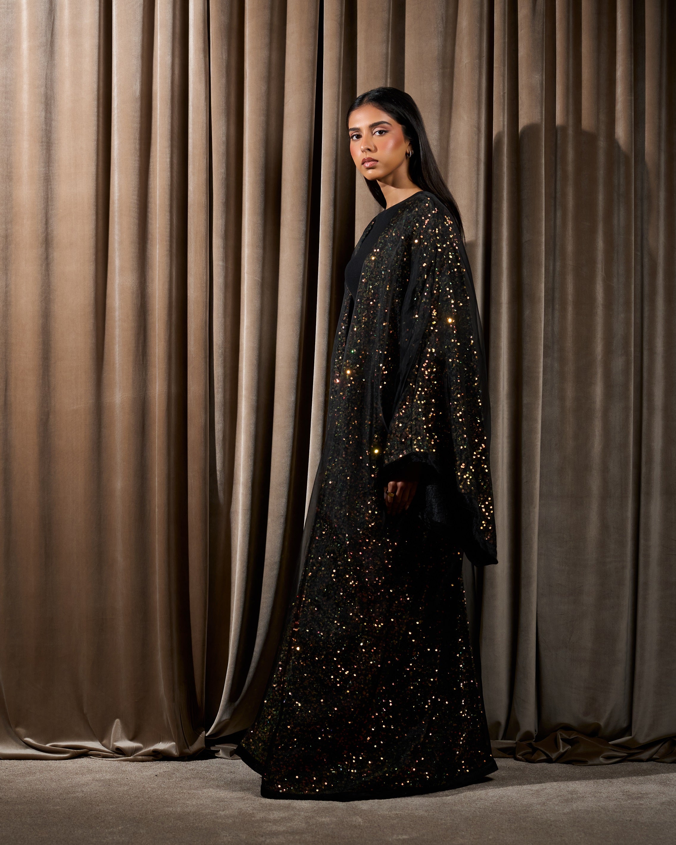 BLACK JAZZAR/SEQUIN BISHT