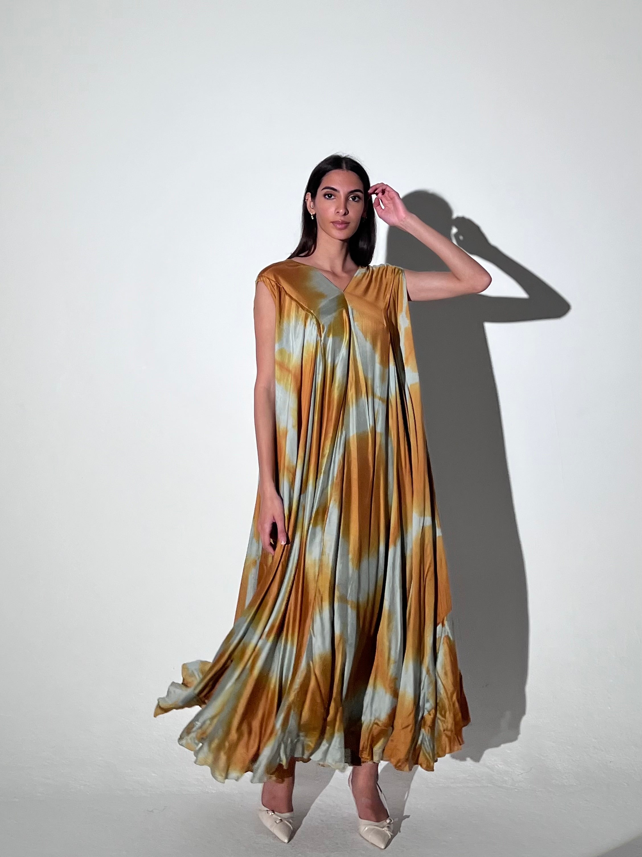 2 Vneck Sleeveless 21B SAHARA