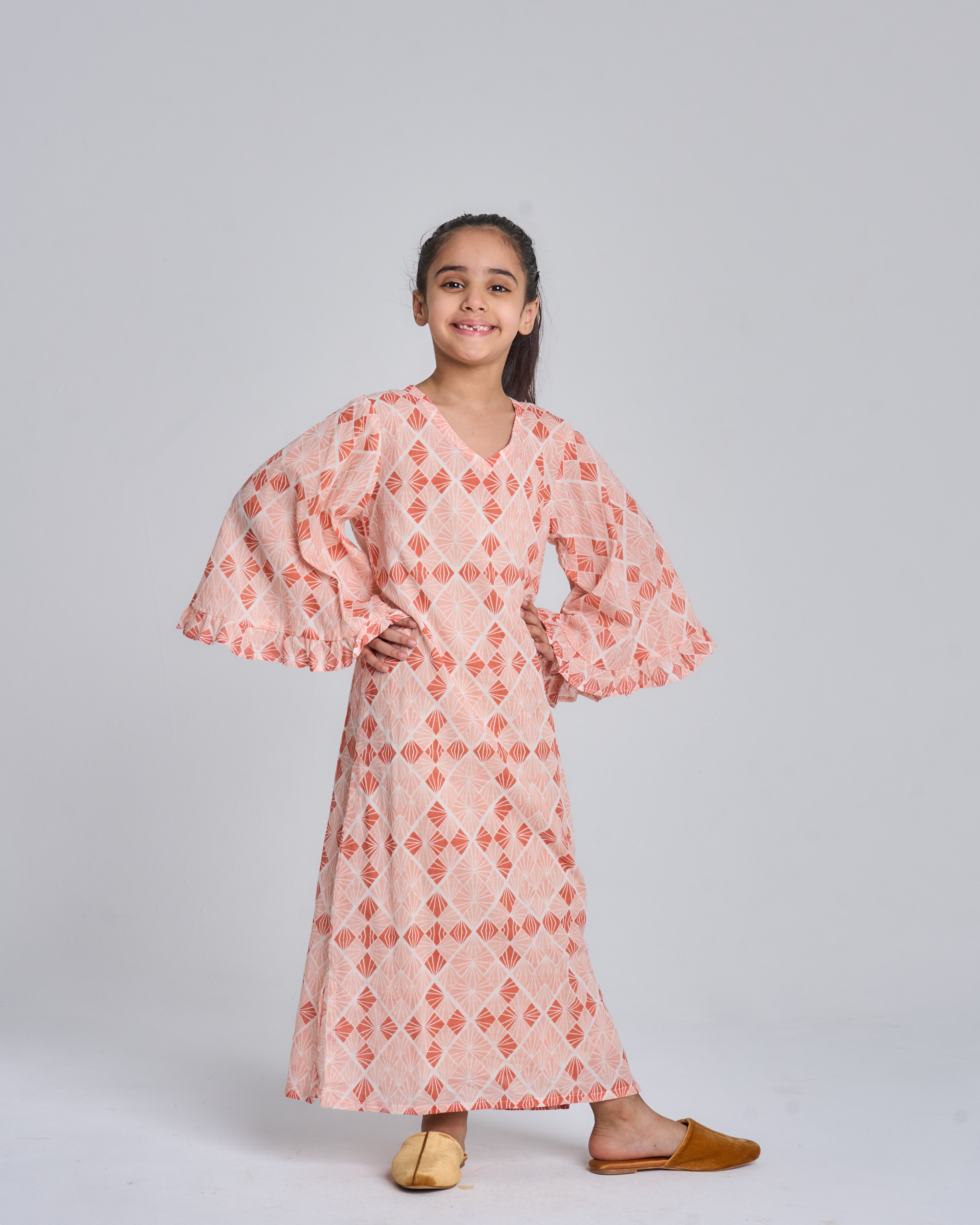 Kids 5 Wide Ruffles 7C SAHARA