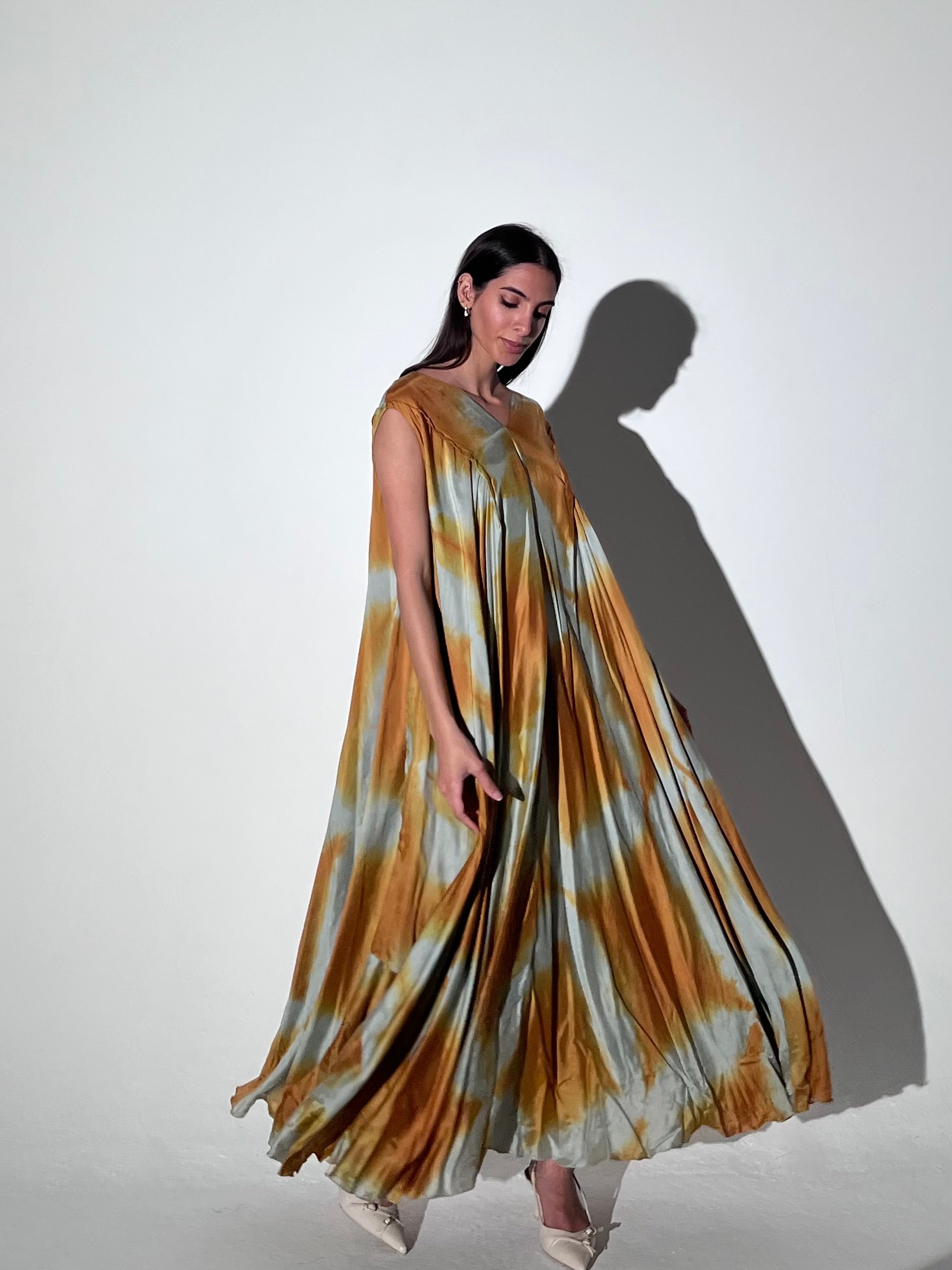 2 Vneck Sleeveless 21B SAHARA
