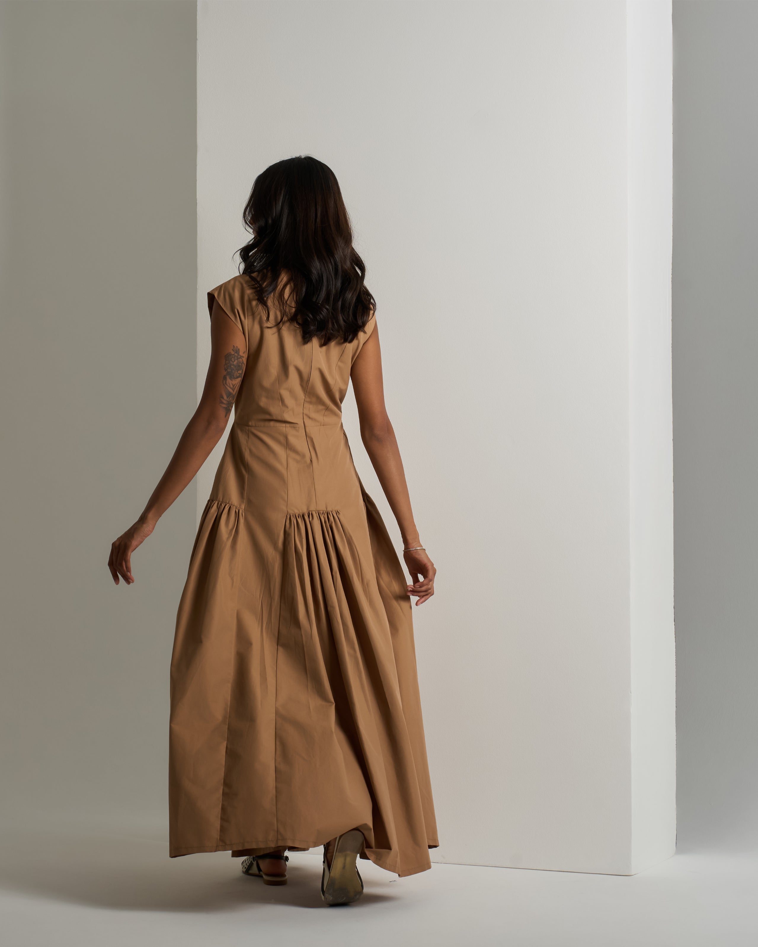 SLEEVELESS DRESS