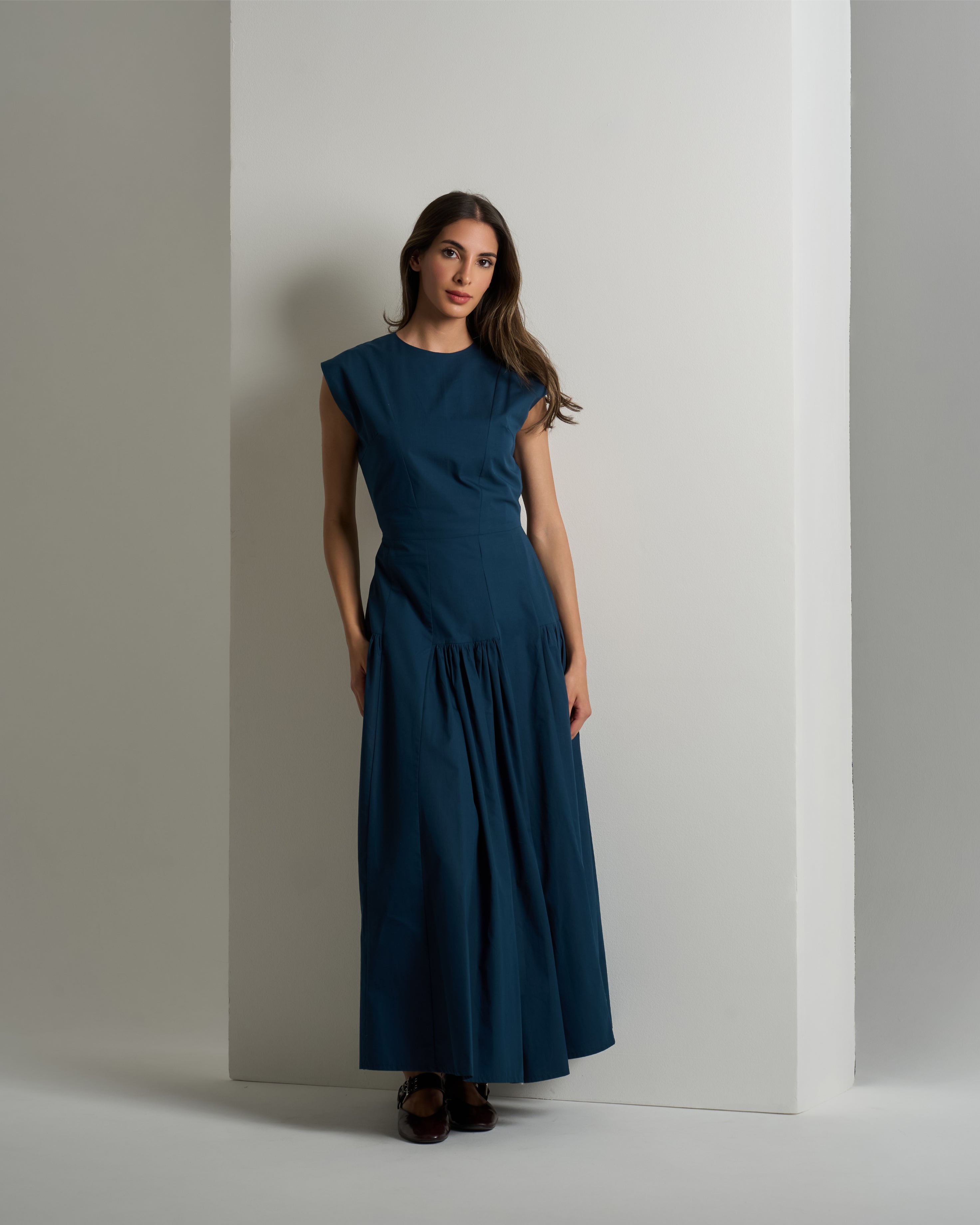 SLEEVELESS DRESS
