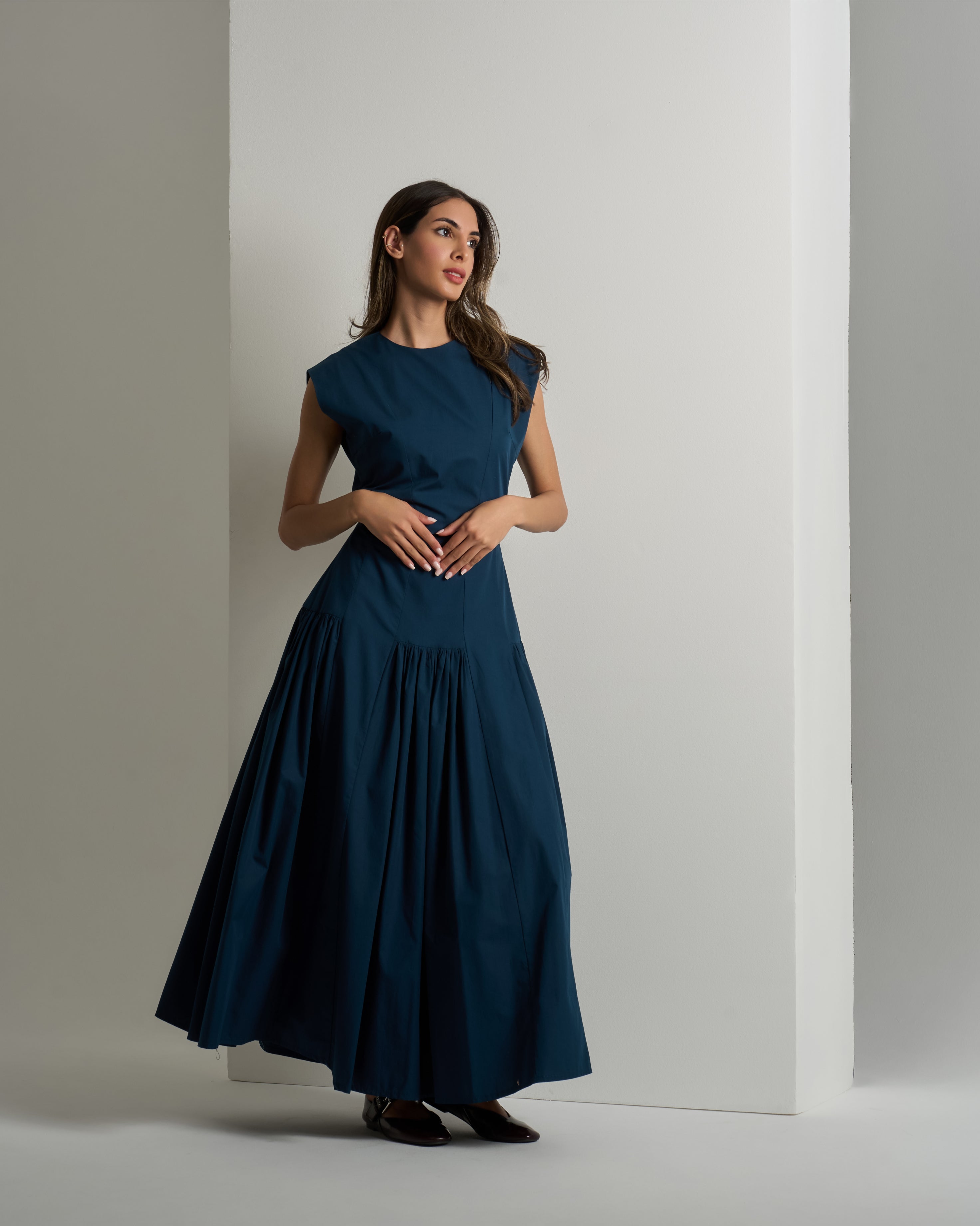 SLEEVELESS DRESS