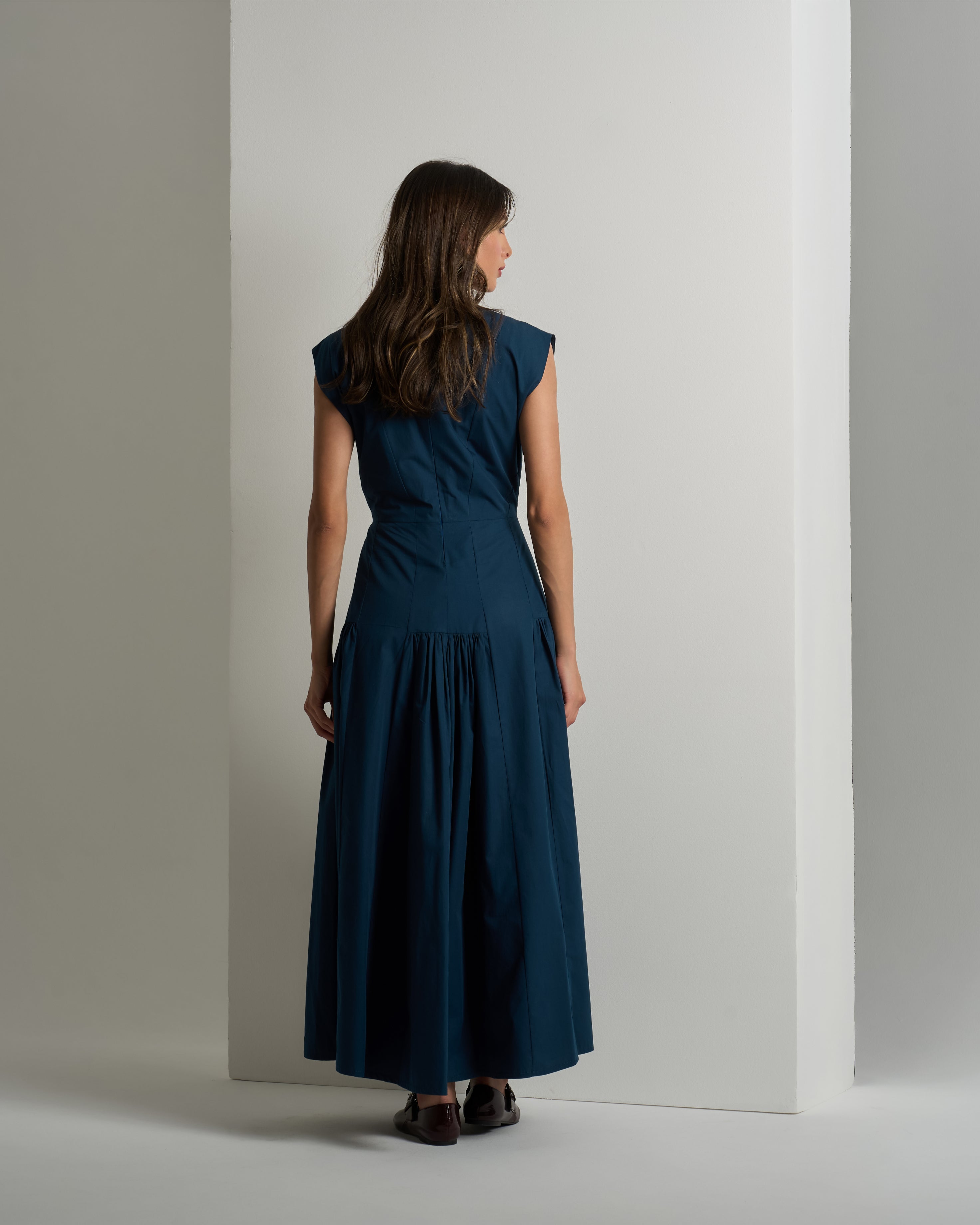 SLEEVELESS DRESS