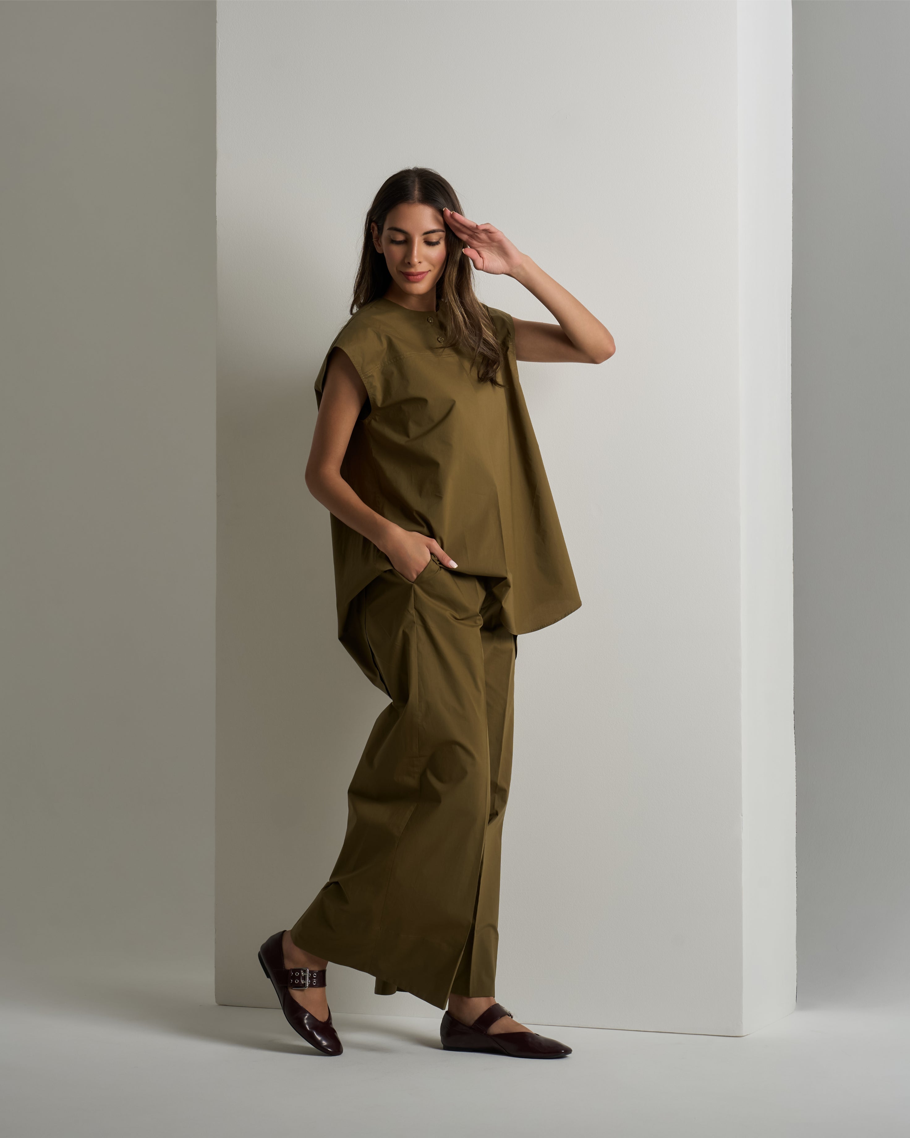 BASIC SLEEVELESS TOP & PANTS
