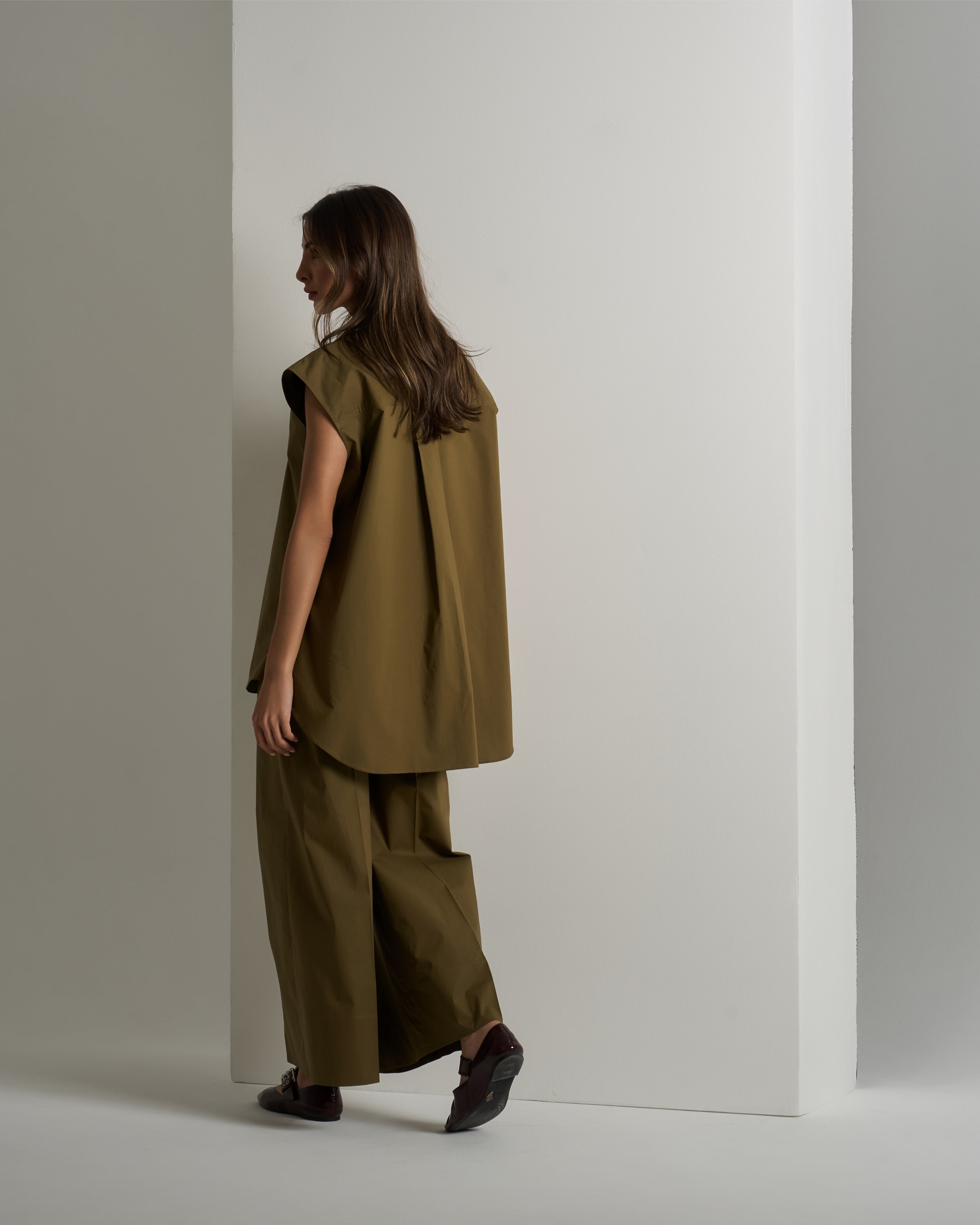 BASIC SLEEVELESS TOP & PANTS