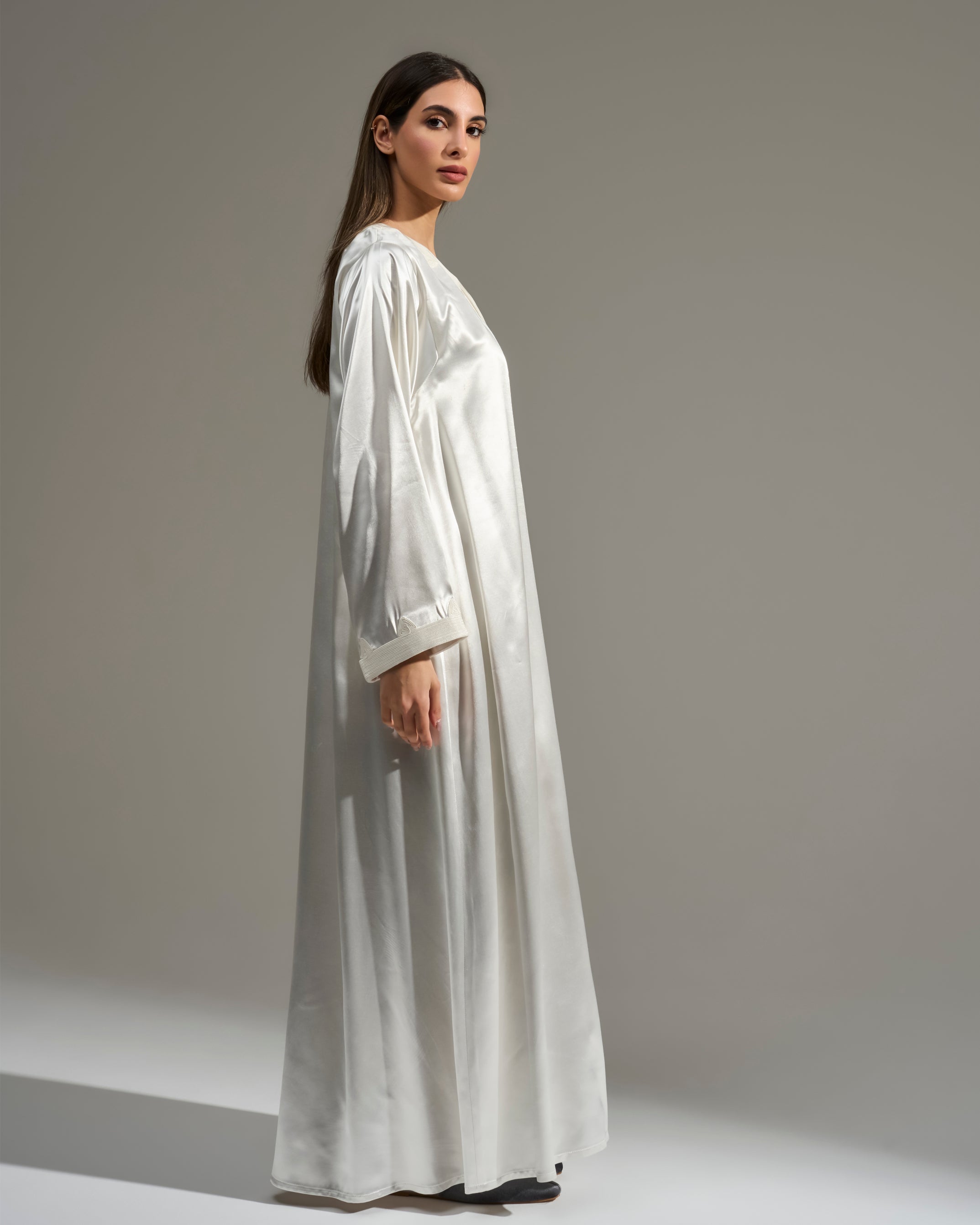 WHITE CENTERED EMBROIDERED DRESS