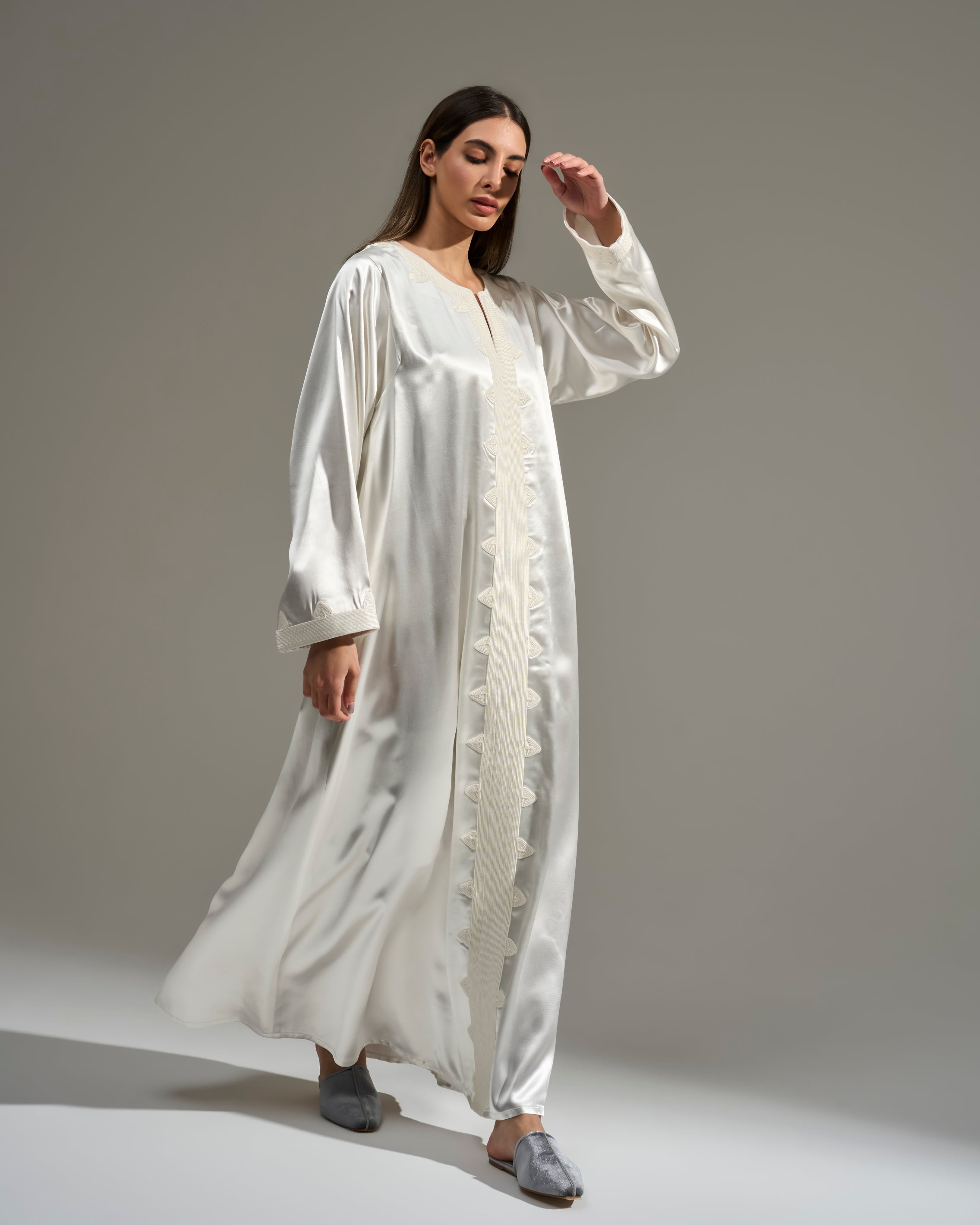 WHITE CENTERED EMBROIDERED DRESS