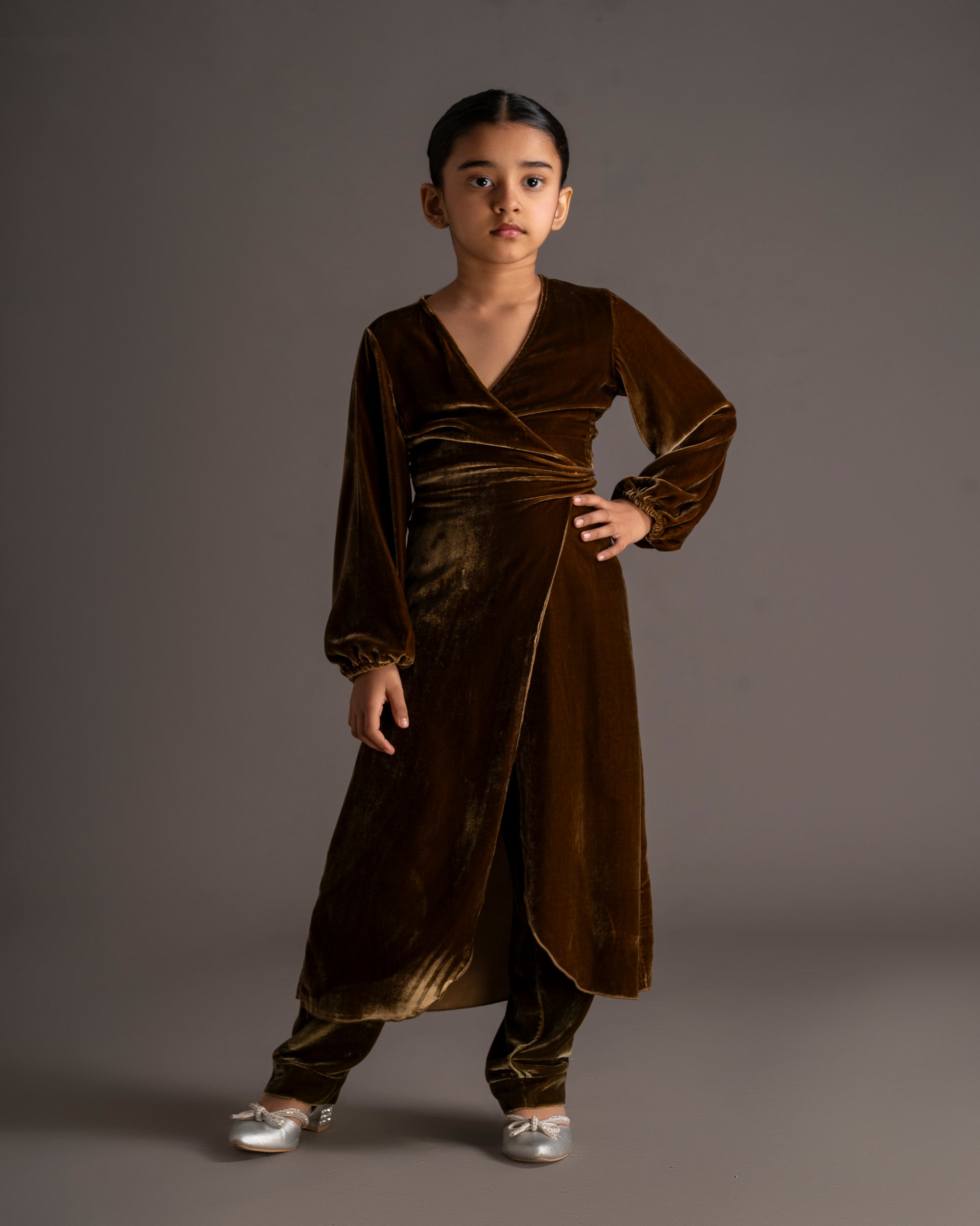KIDS SILK VELVET BISHT WITH PANTS