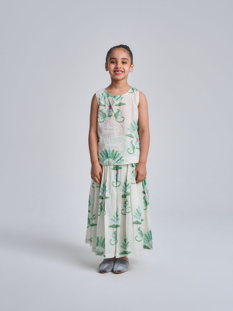 Kids 4- sleeveless + skirt 1B
