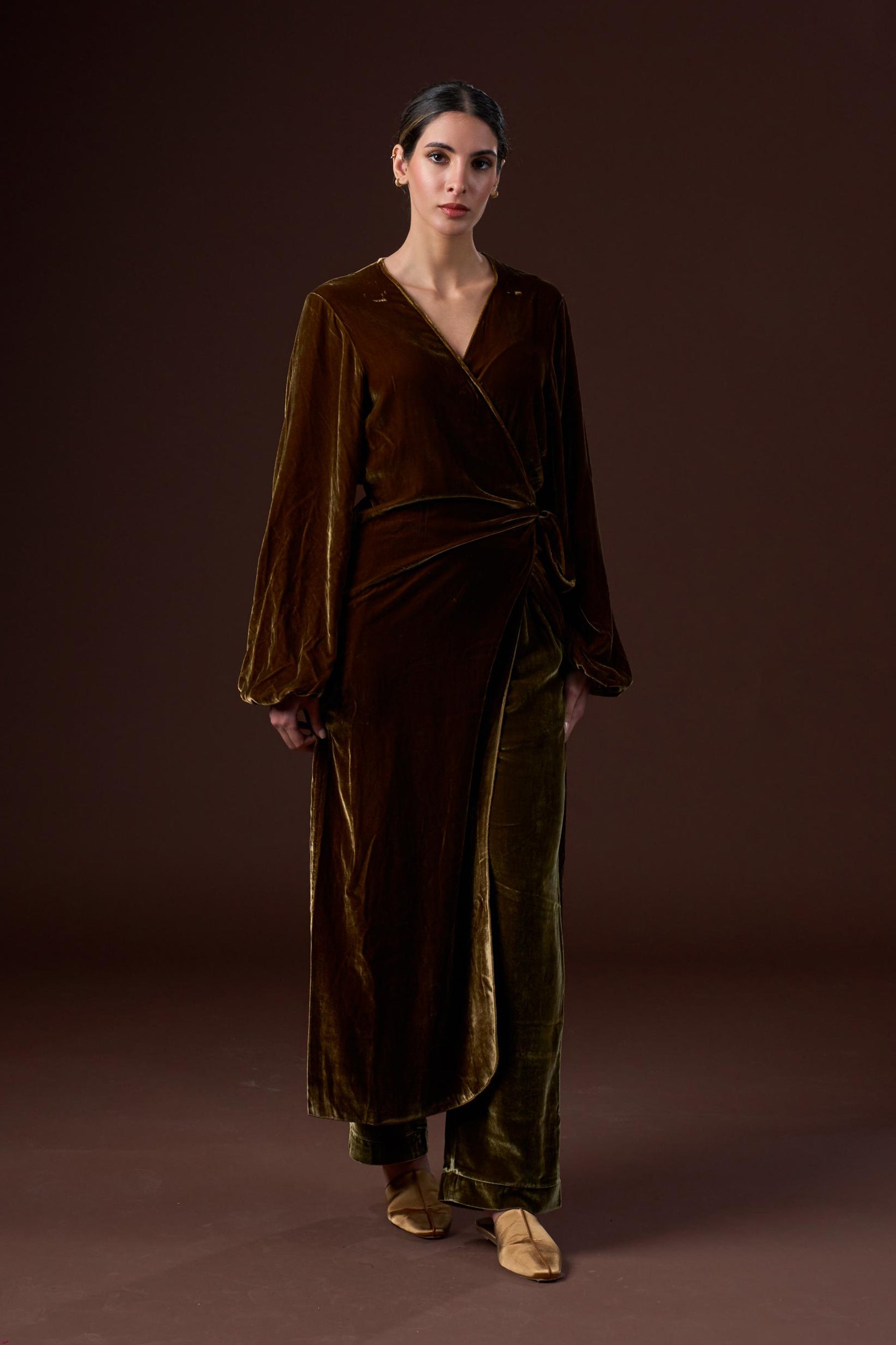 SILK VELVET BISHT WITH PANTS