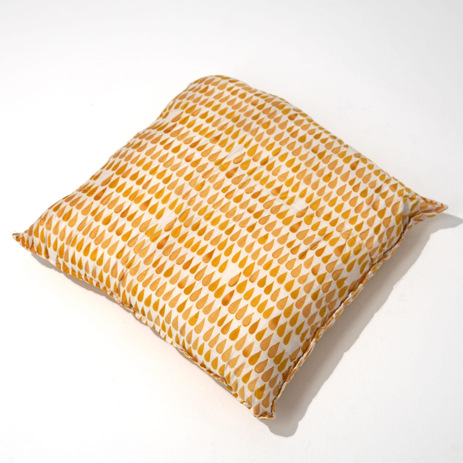 CUSHIONS 14A