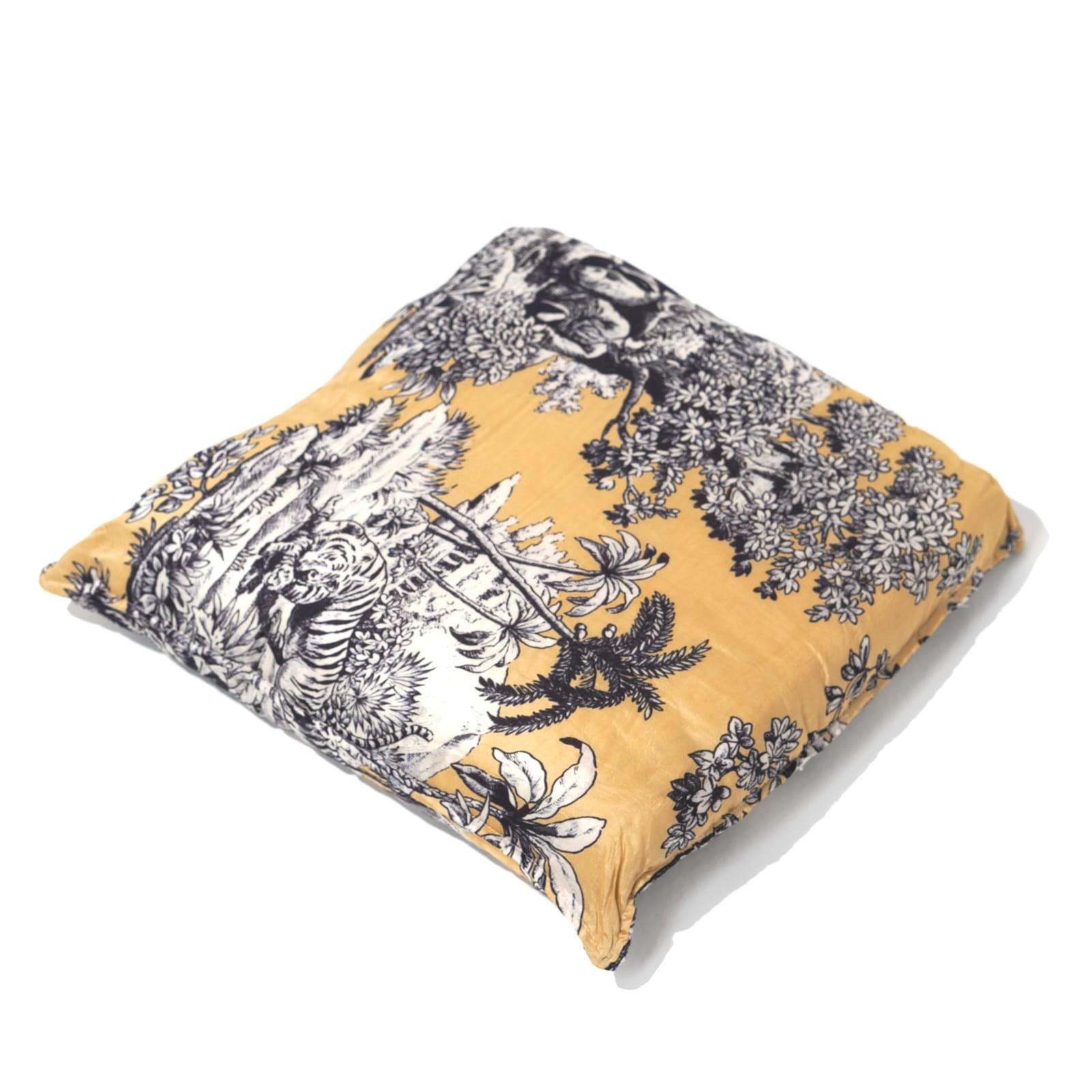 CUSHIONS 3C