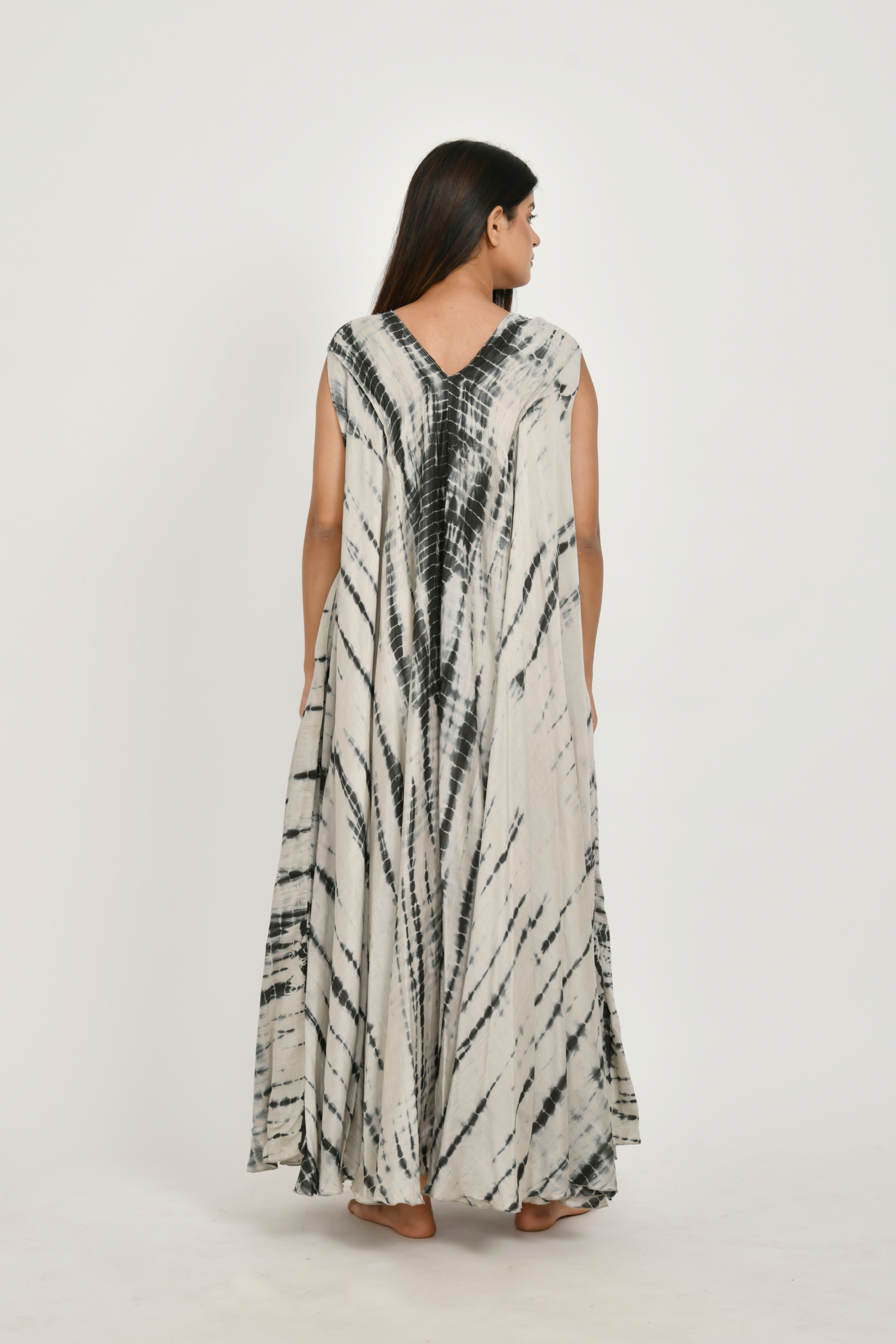 2 Vneck sleeveless 16C