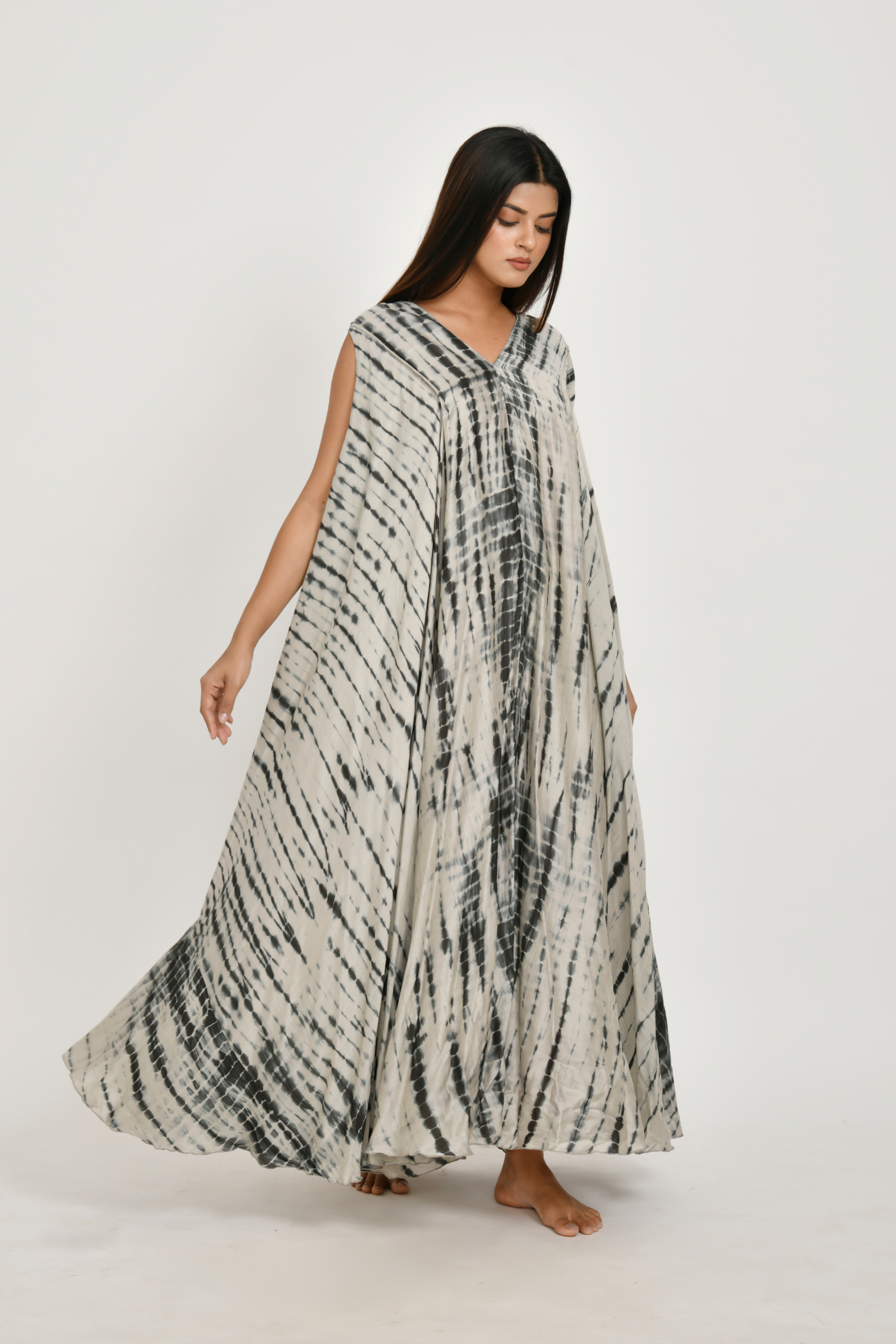 2 Vneck sleeveless 16C