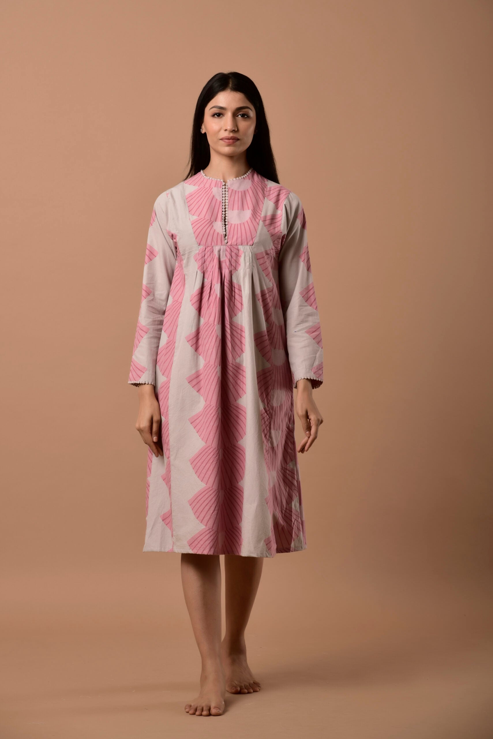 PLEATED WITH LACE PINK FAN