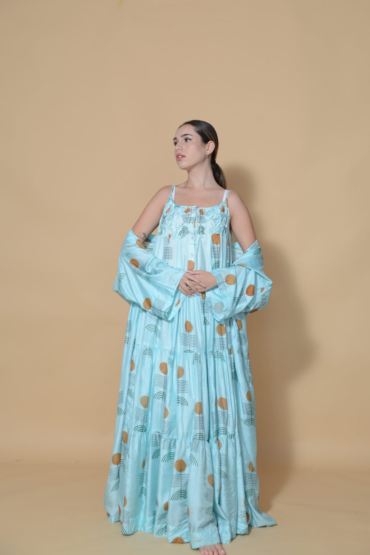 Silk Tier with Bisht Aqua Trendy Shape