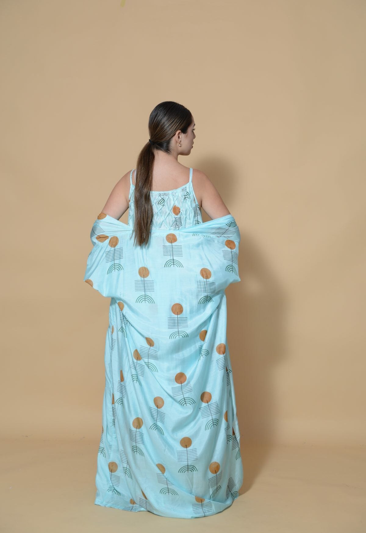 Silk Tier with Bisht Aqua Trendy Shape