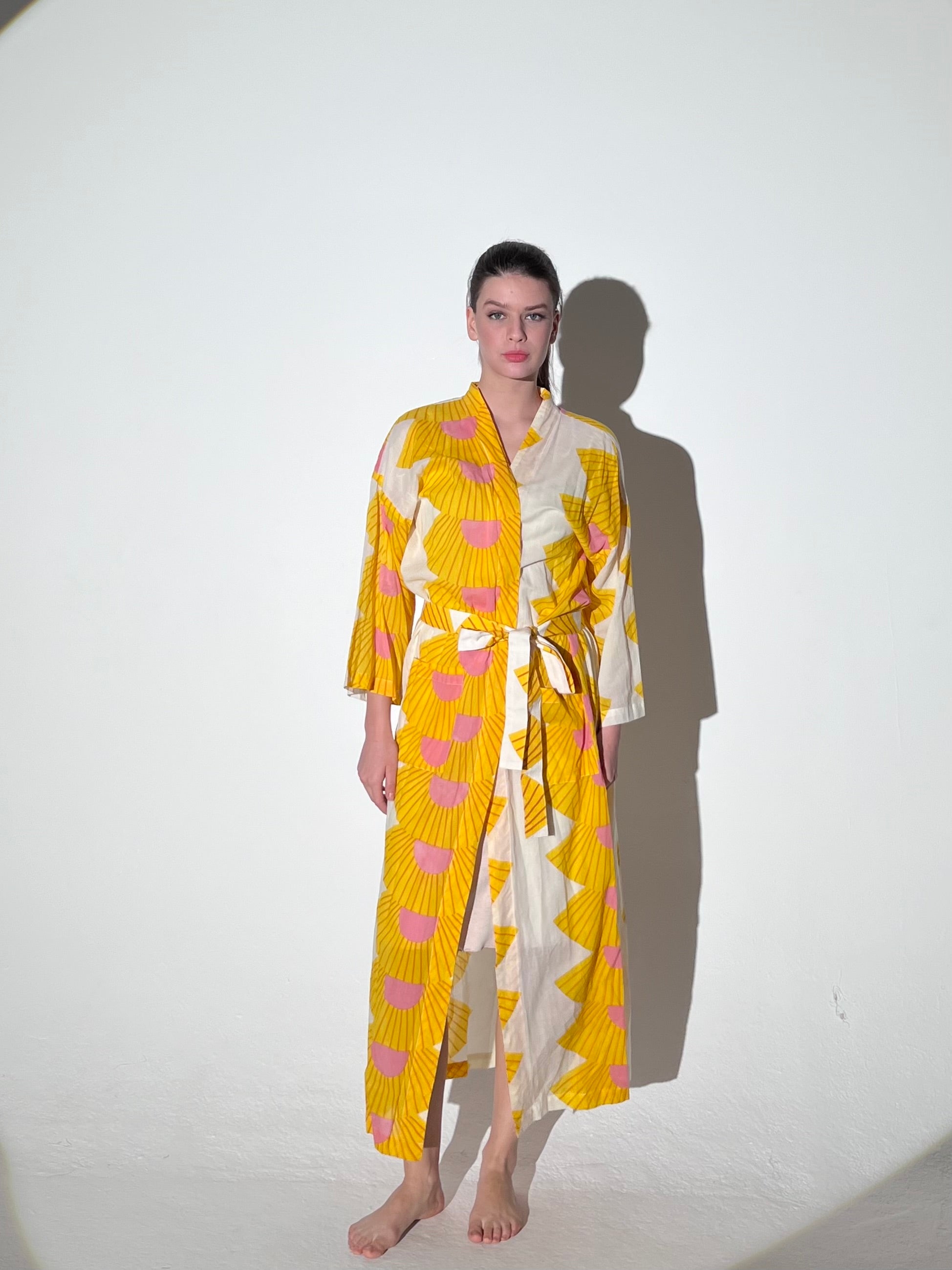 Bisht Yellow Fan بشت مروحة صفرة