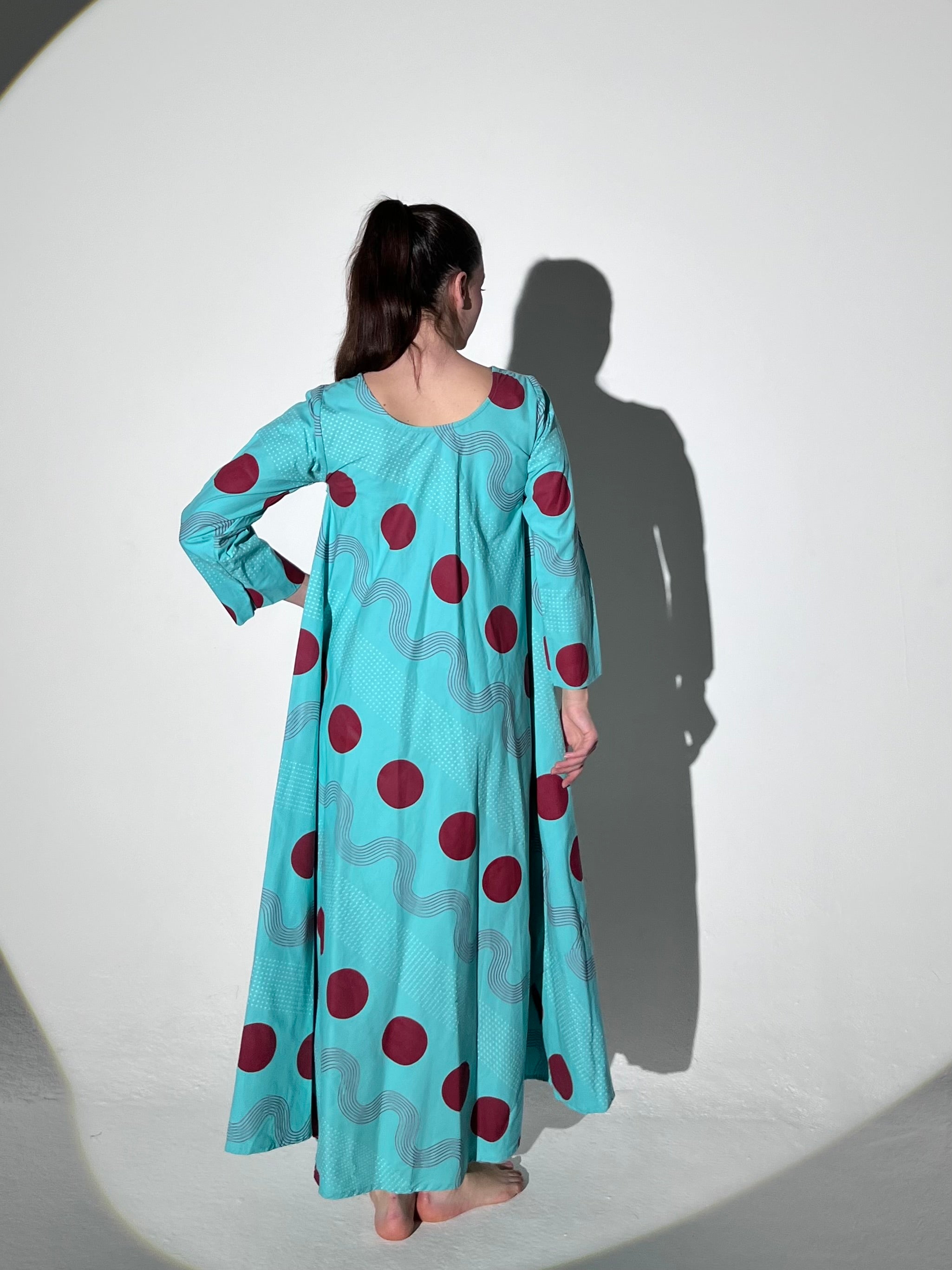 Tent dress with sleeves green dots and wave