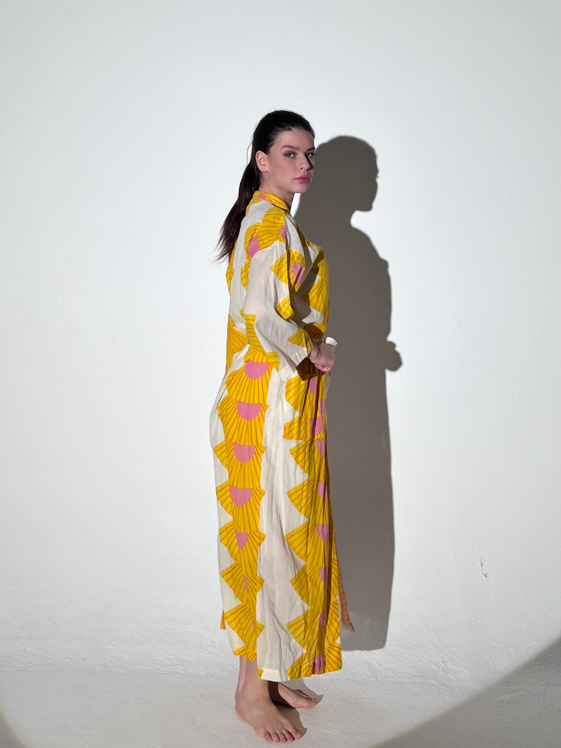 Bisht Yellow Fan بشت مروحة صفرة