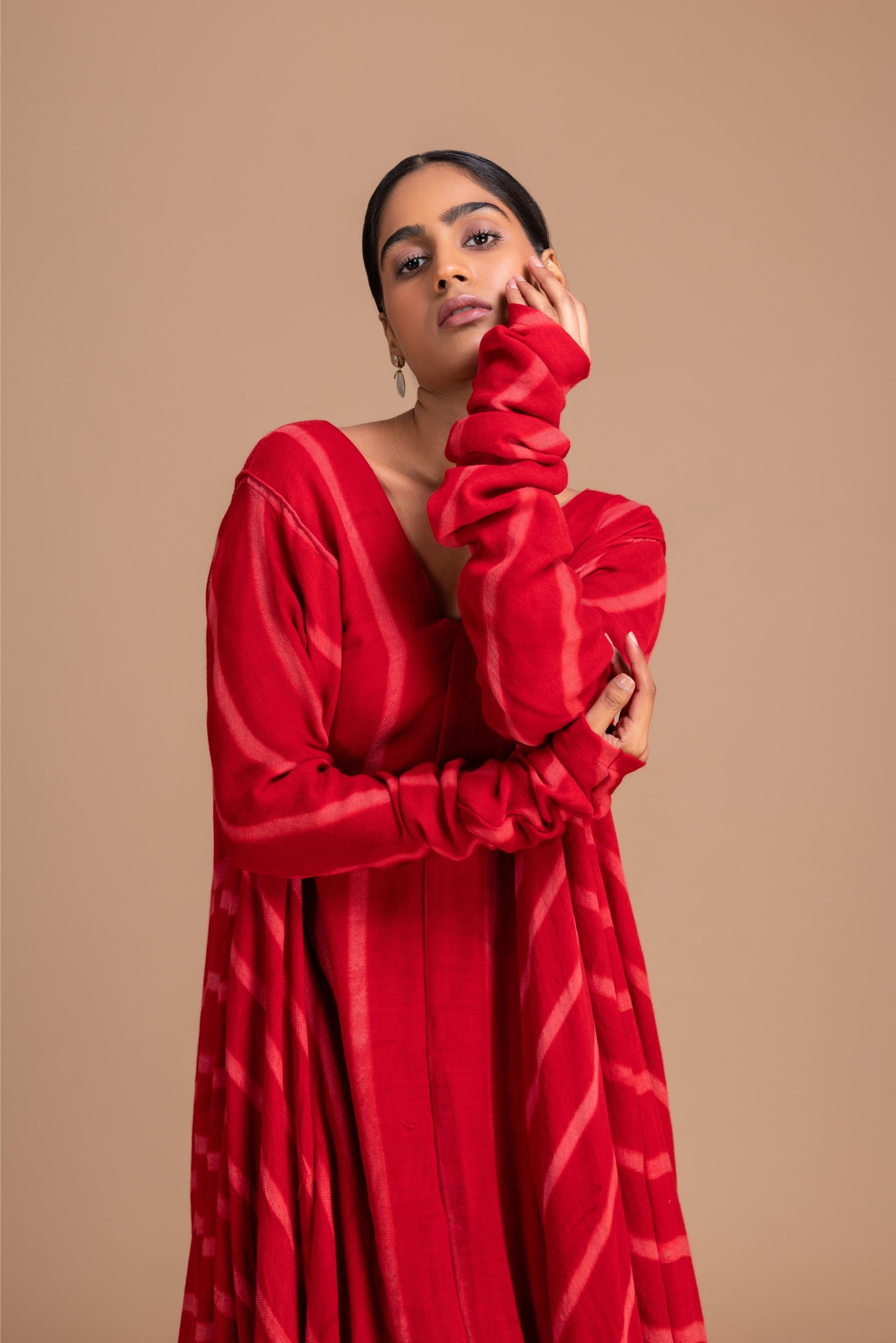 WOOL 1VNECK RED STRIPES PERSIAN