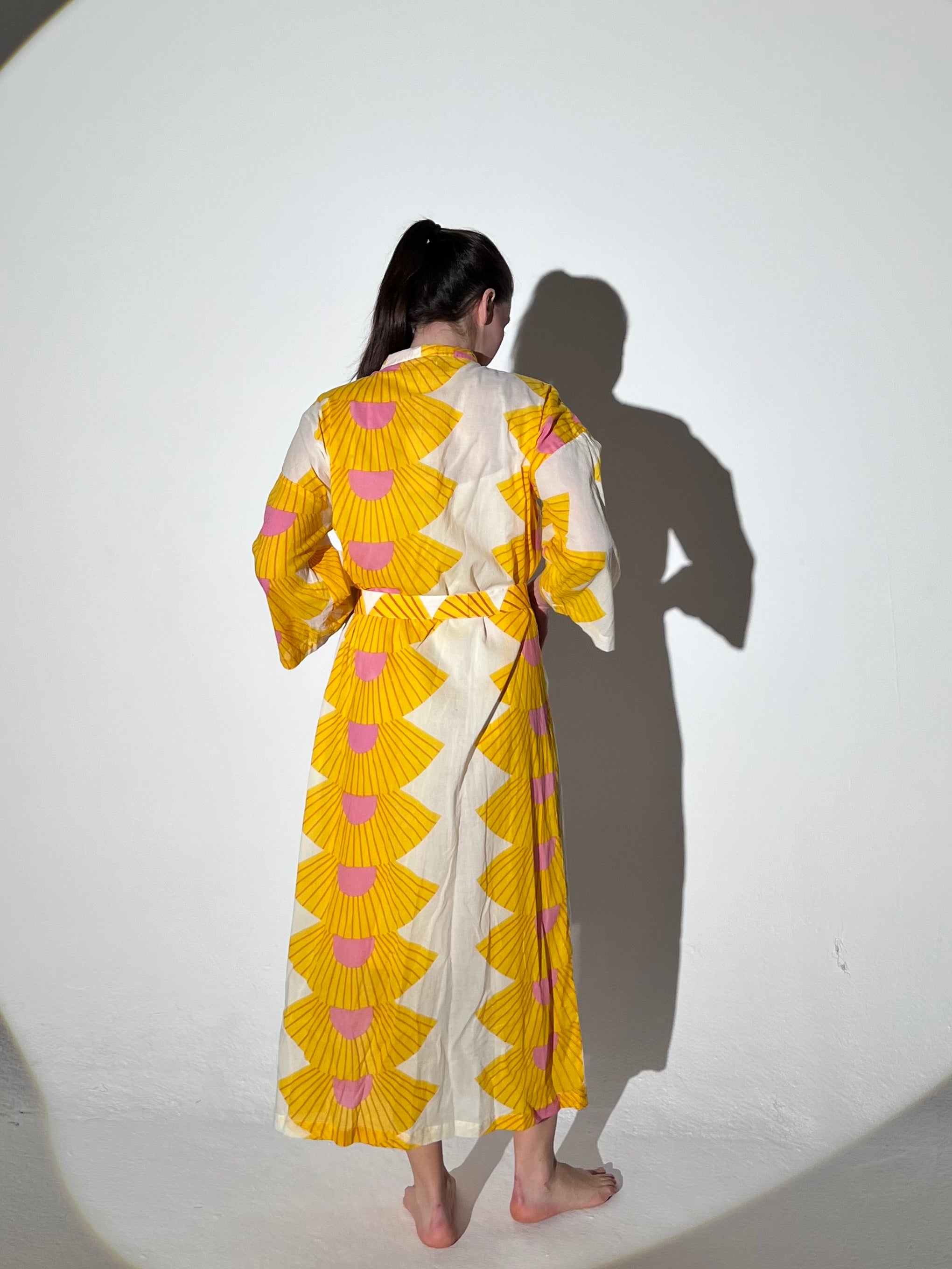 Bisht Yellow Fan بشت مروحة صفرة