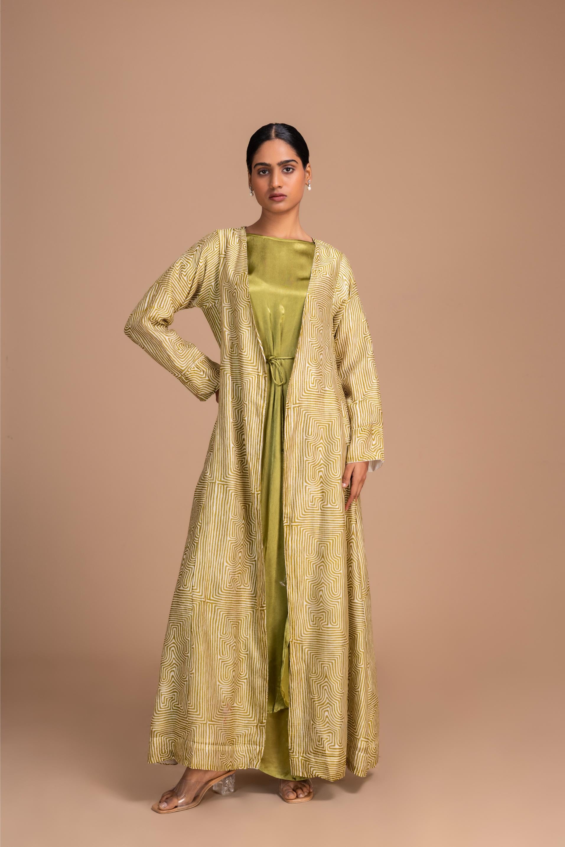 14 BISHT SET 25C PERSIAN