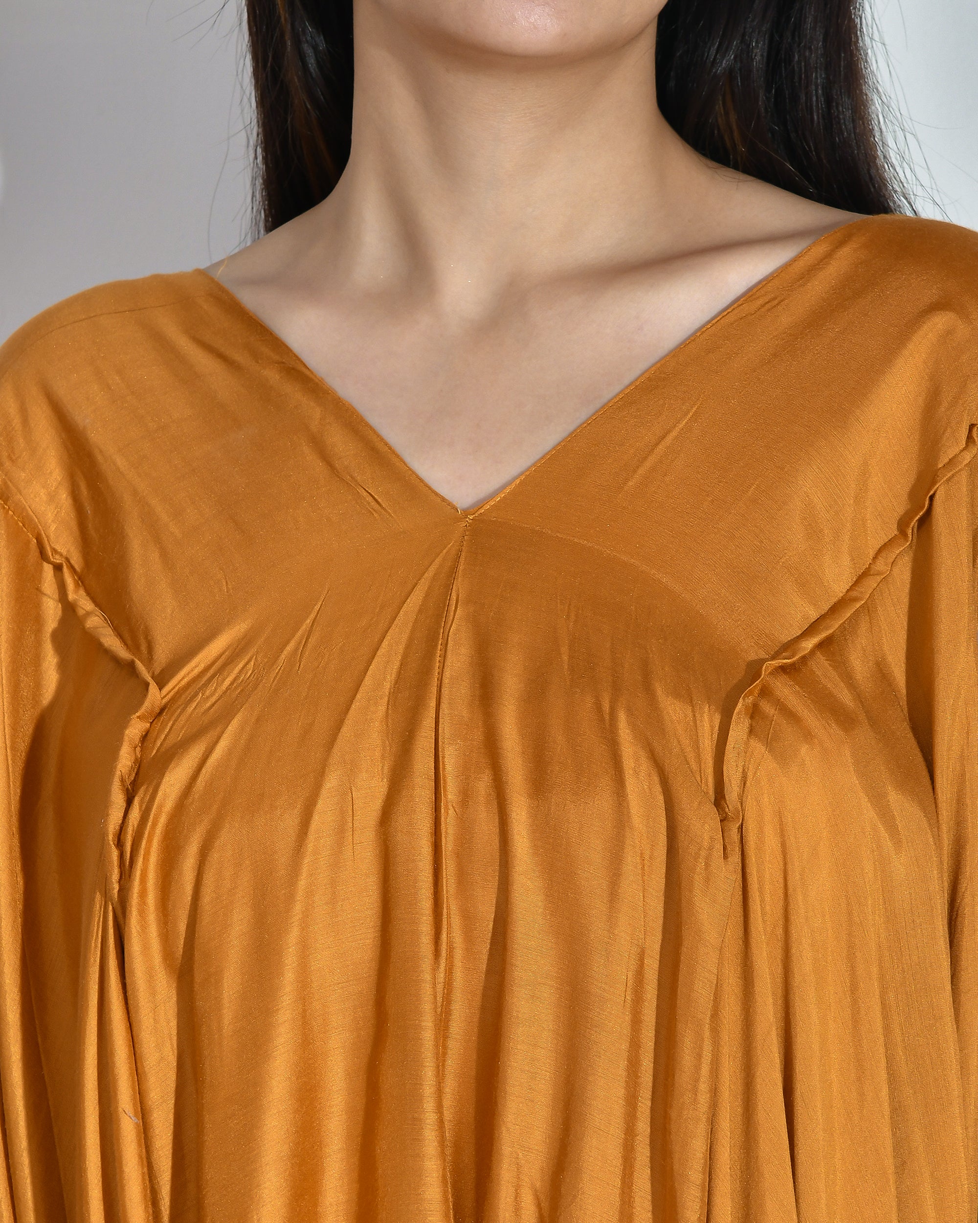 2 V neck Sleeveless Incha Gold SAHARA