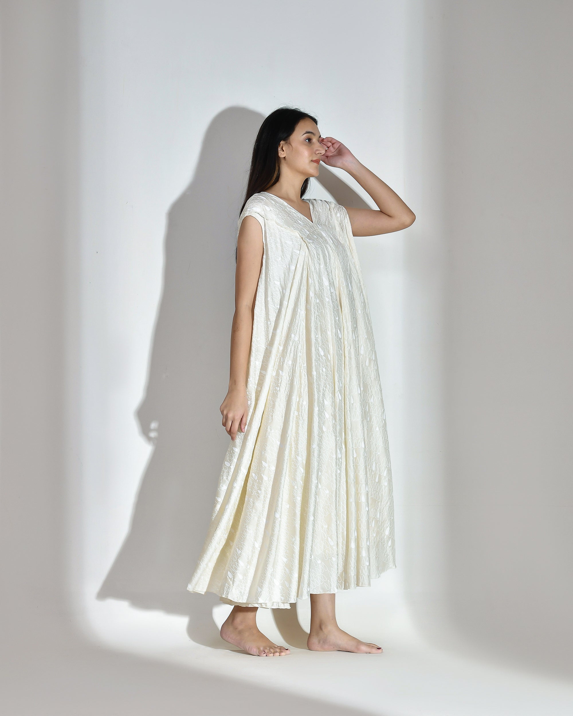 2 Vneck Sleeveless 14C SAHARA