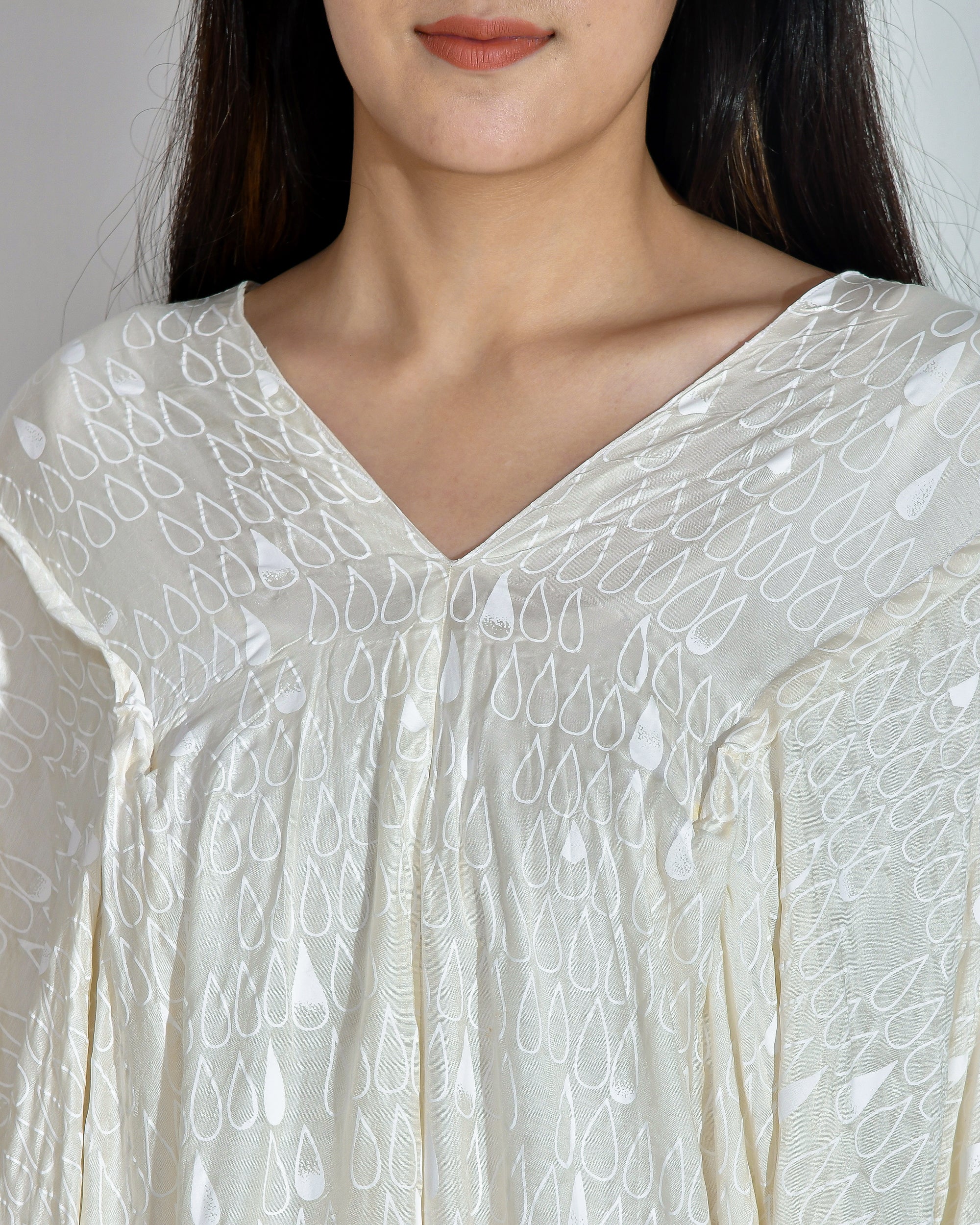 2 Vneck Sleeveless 14C SAHARA