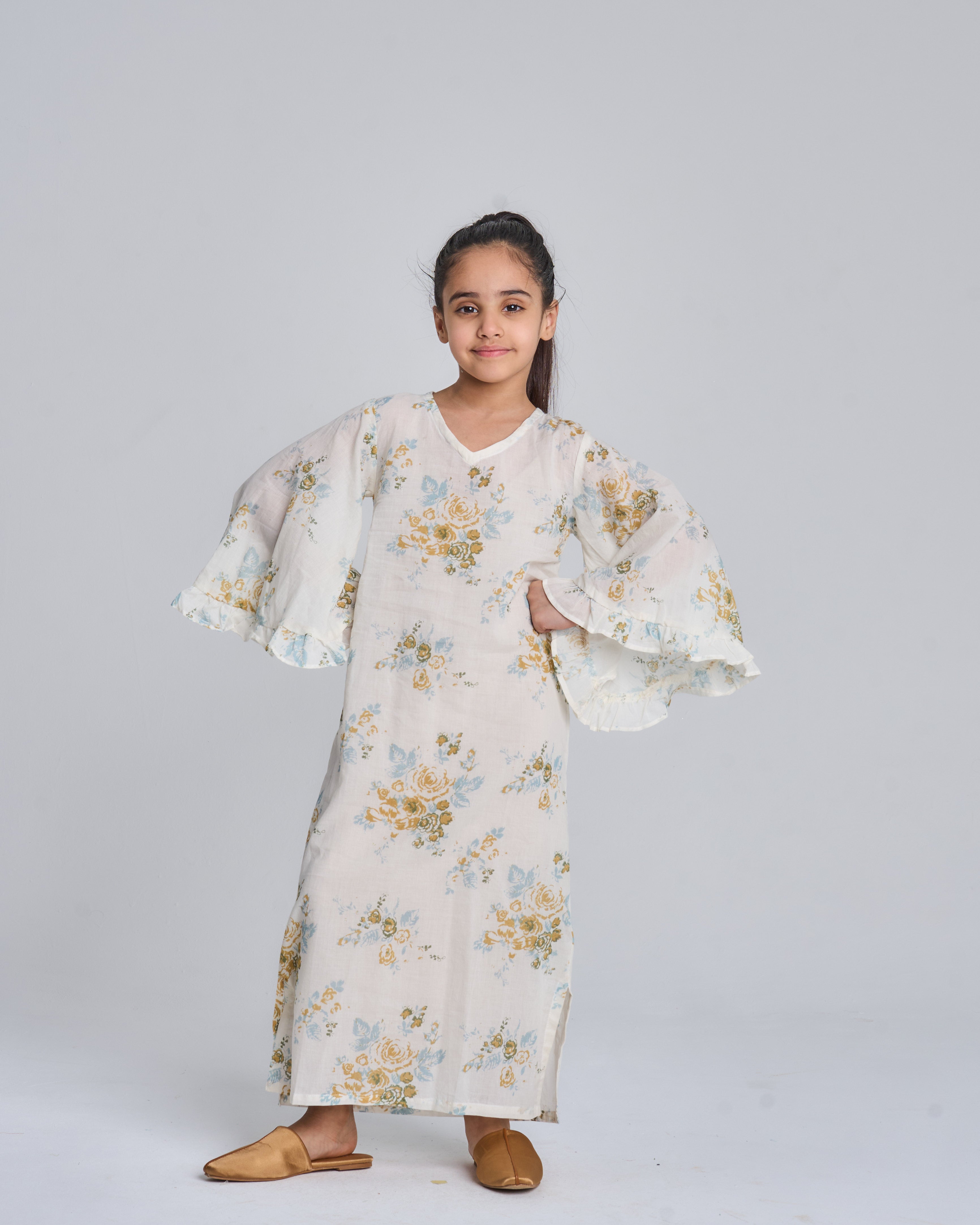 Kids 5 Wide Ruffles 12B SAHARA