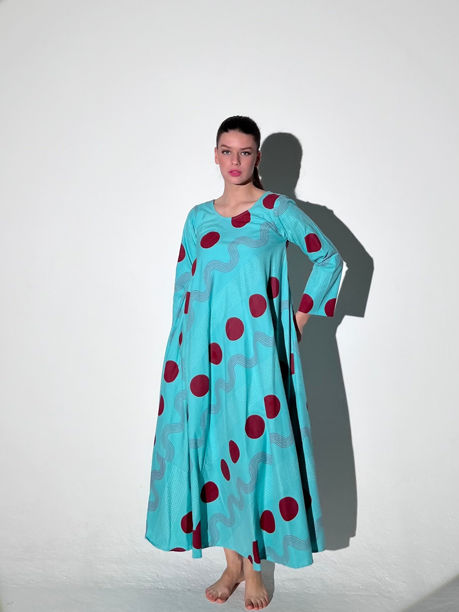 Tent dress with sleeves green dots and wave