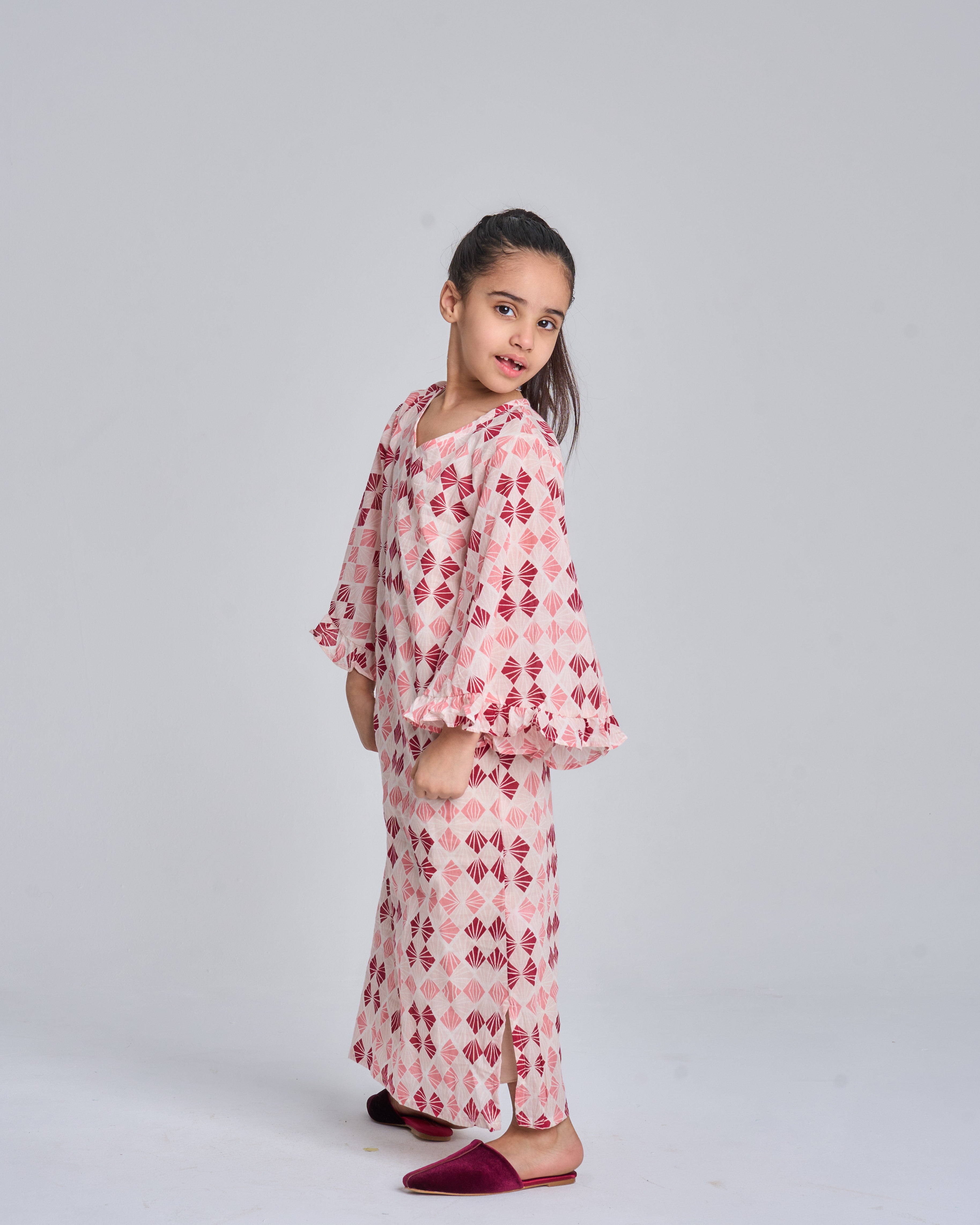 Kids 5 Wide Ruffles 7B SAHARA