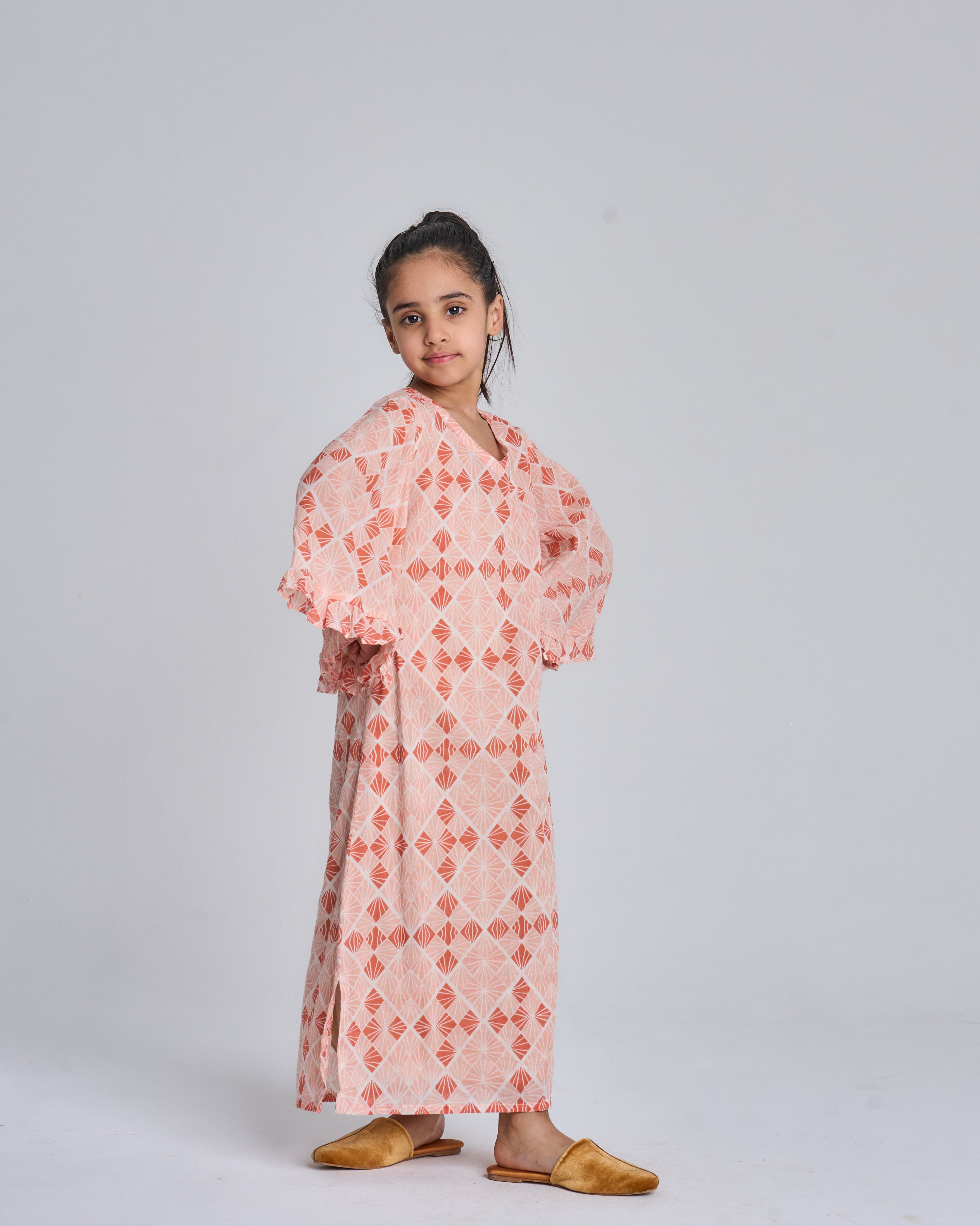 Kids 5 Wide Ruffles 7C SAHARA